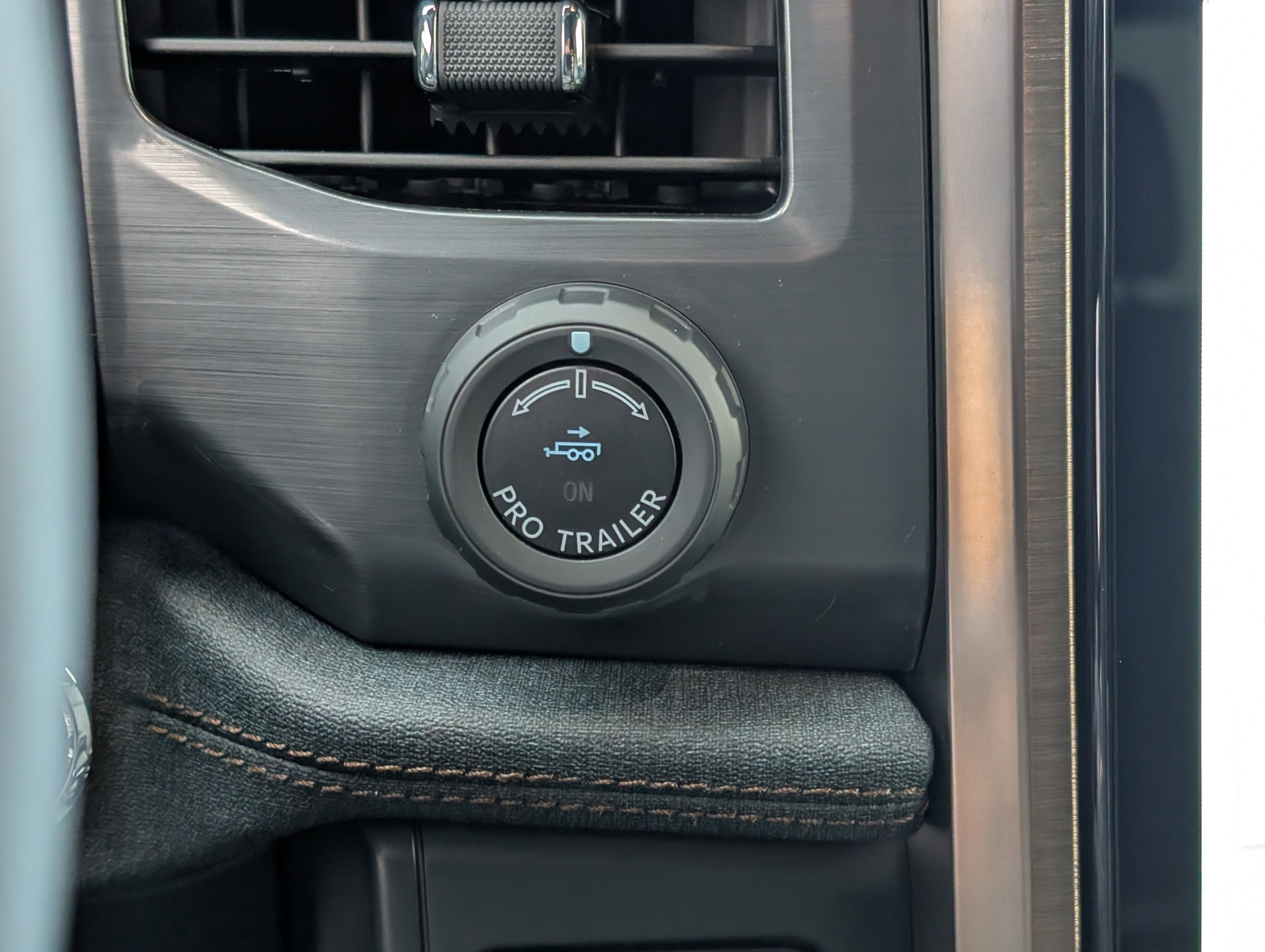 2024 Ford F-150 Lightning LARIAT