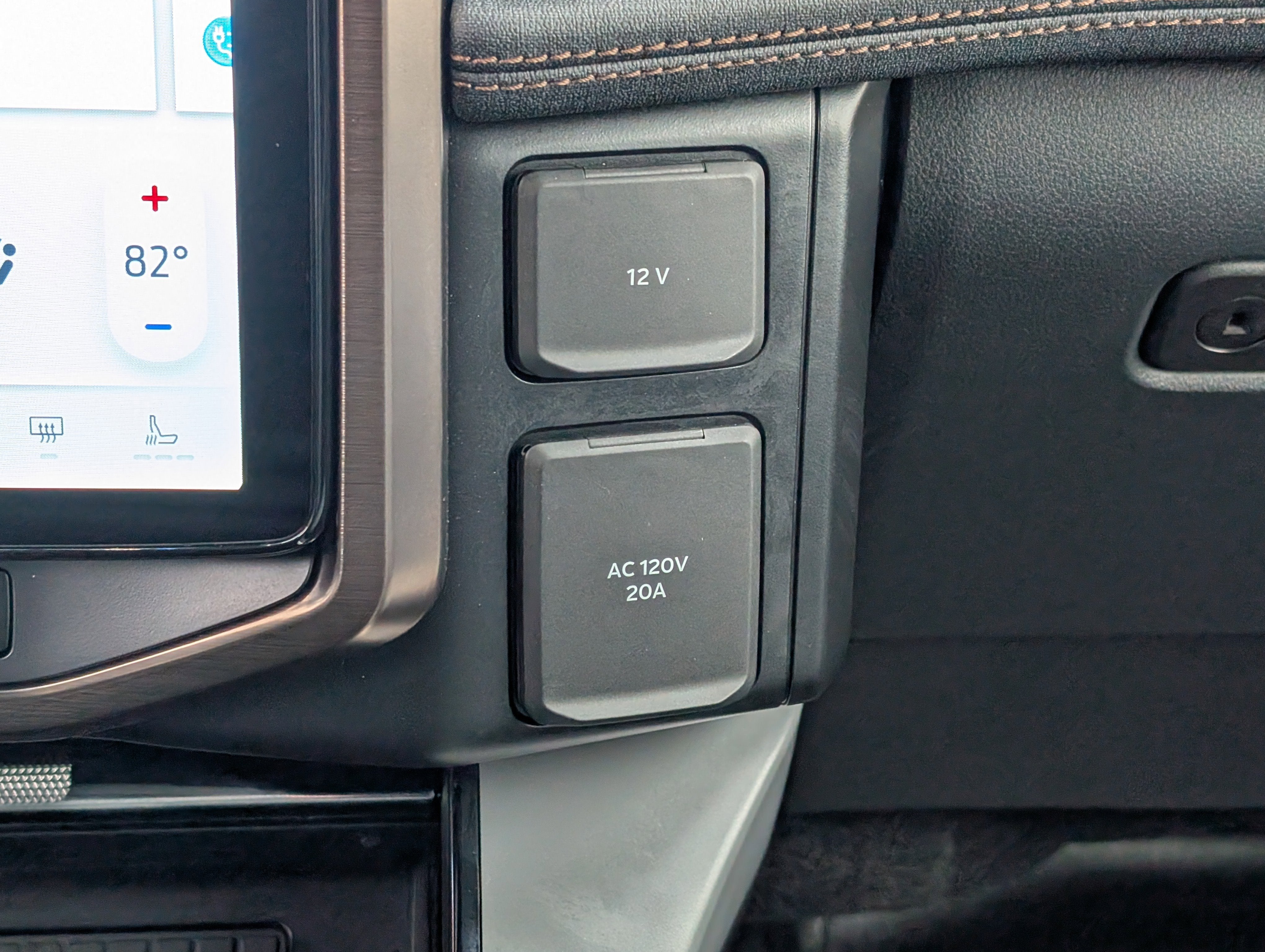 2024 Ford F-150 Lightning LARIAT