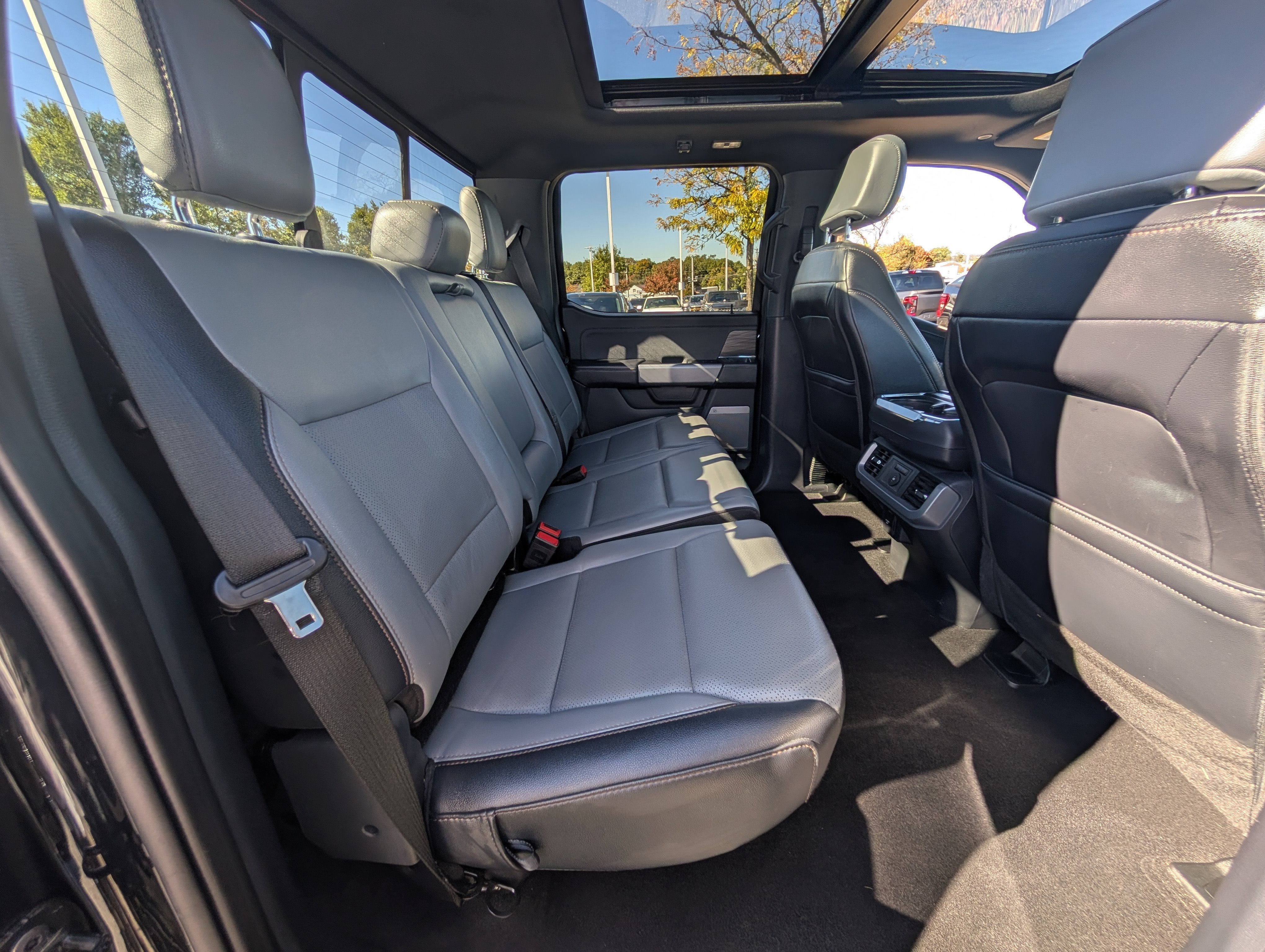2025 Ford F-150 Lightning LARIAT
