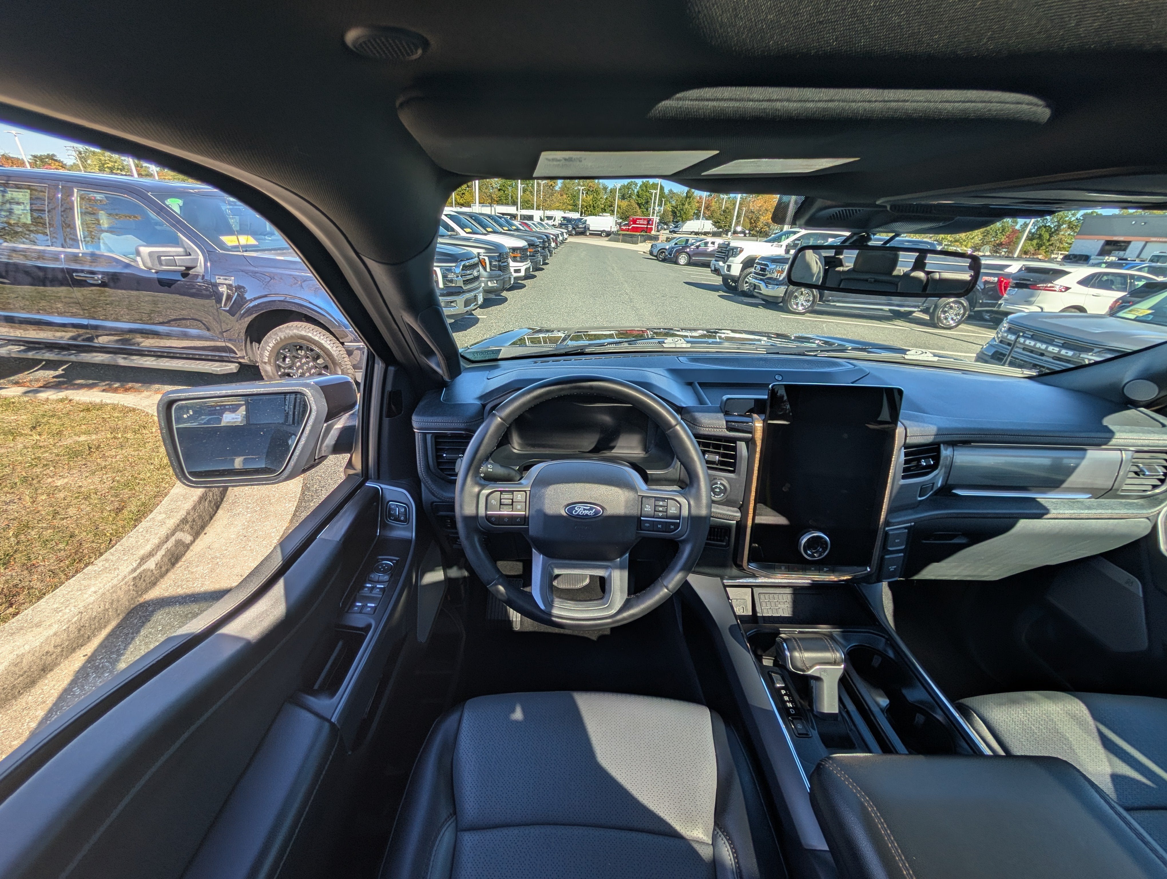 2025 Ford F-150 Lightning LARIAT
