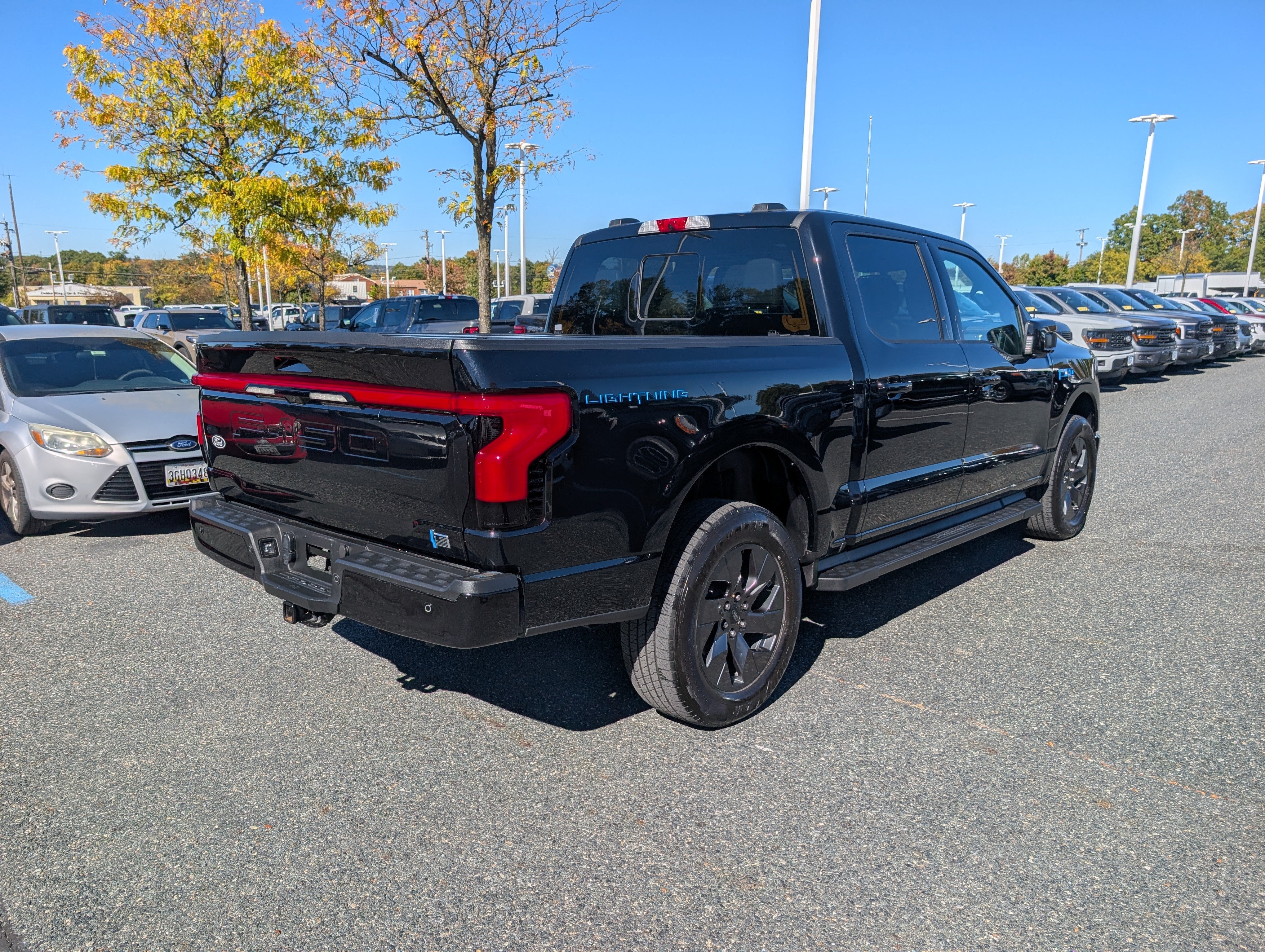 2025 Ford F-150 Lightning LARIAT