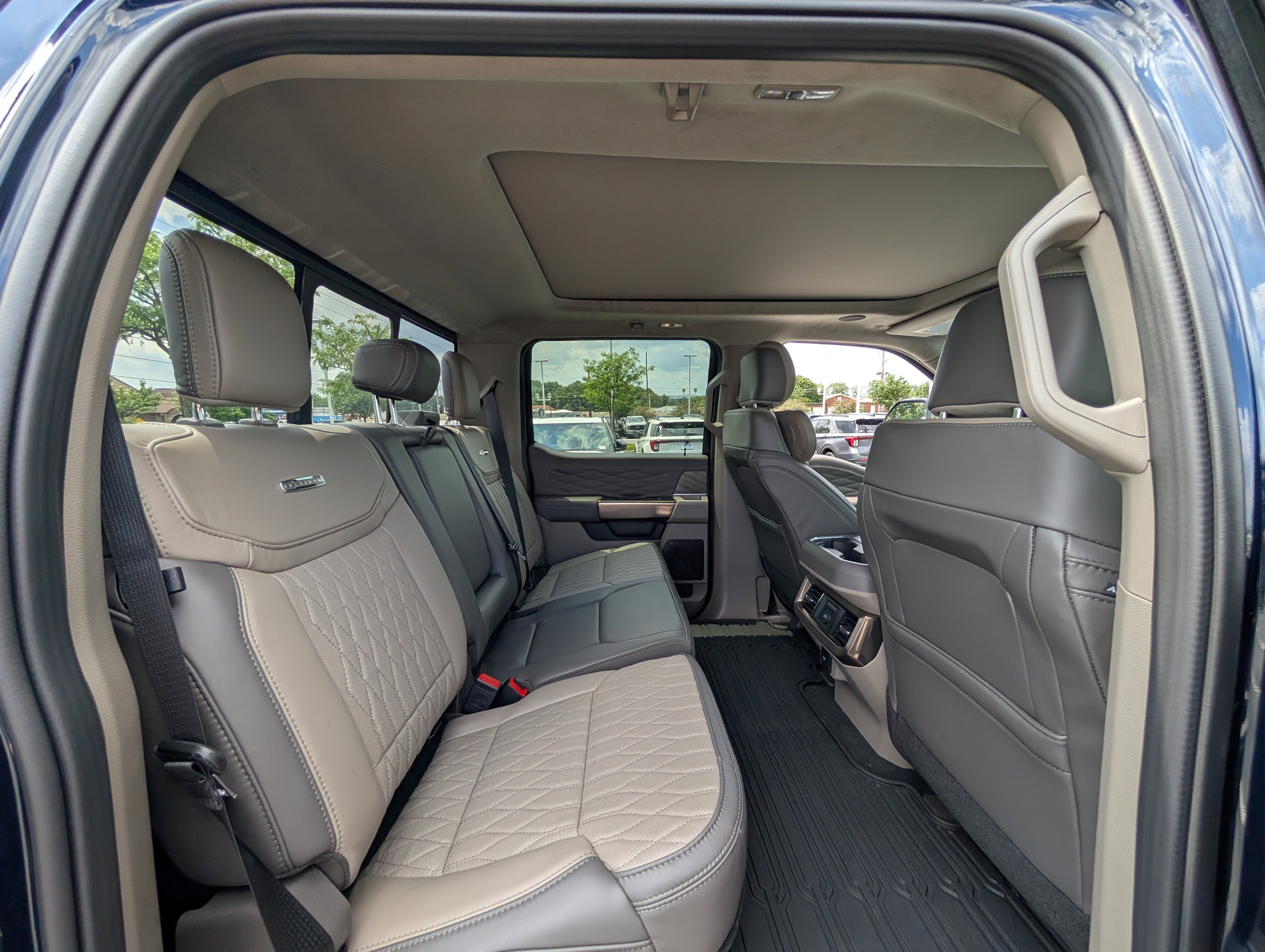 2025 Ford Super Duty F-250 SRW Platinum