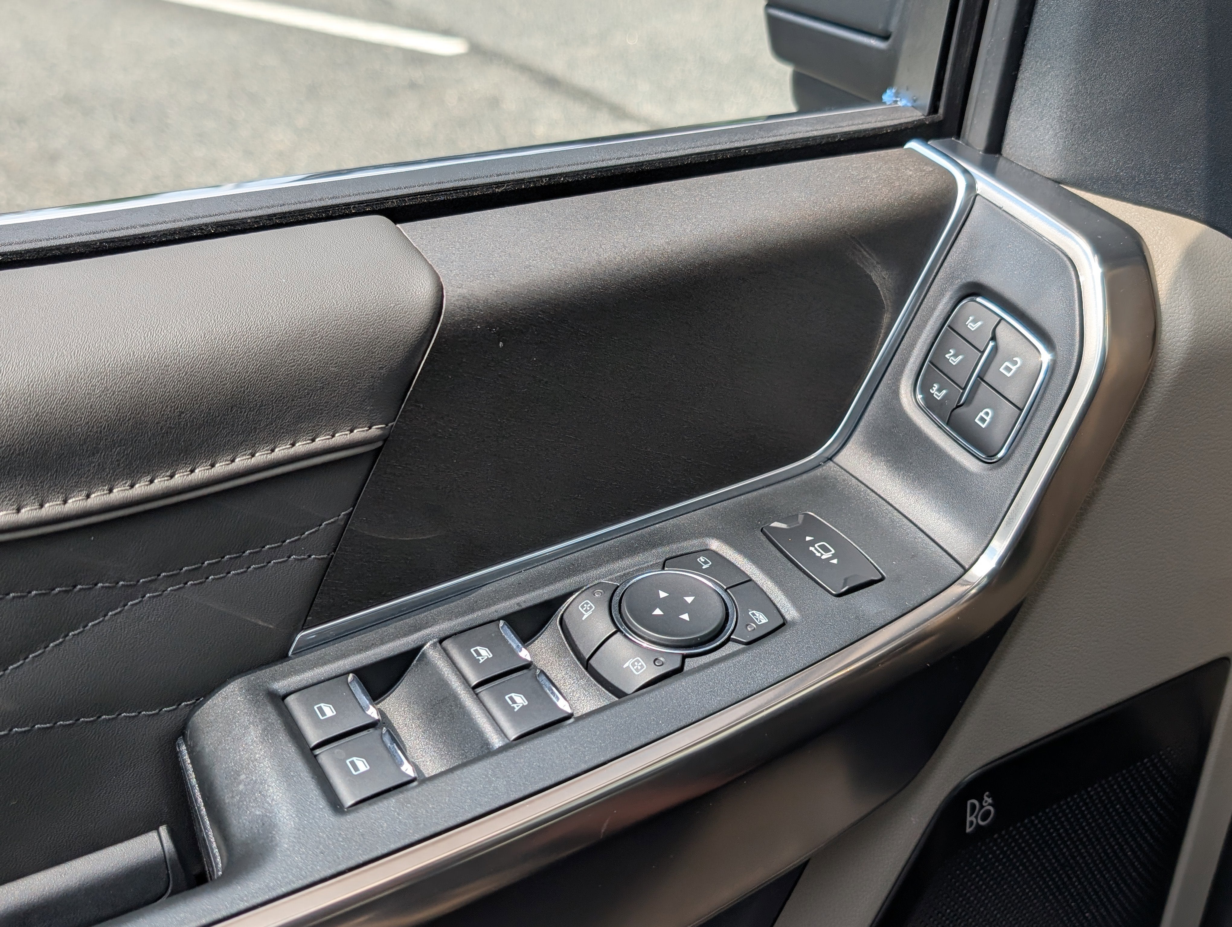 2025 Ford Super Duty F-250 SRW Platinum