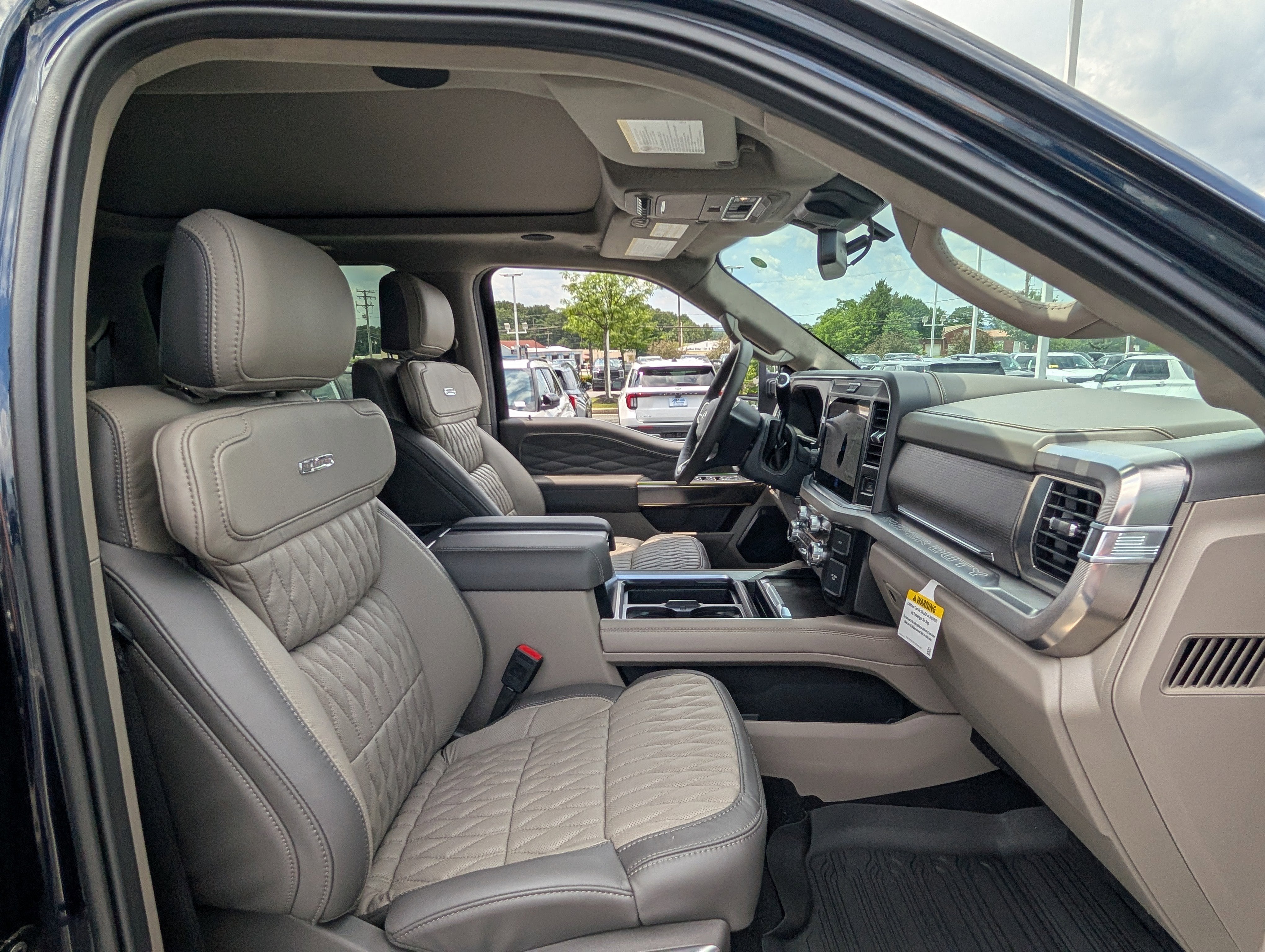 2025 Ford Super Duty F-250 SRW Platinum