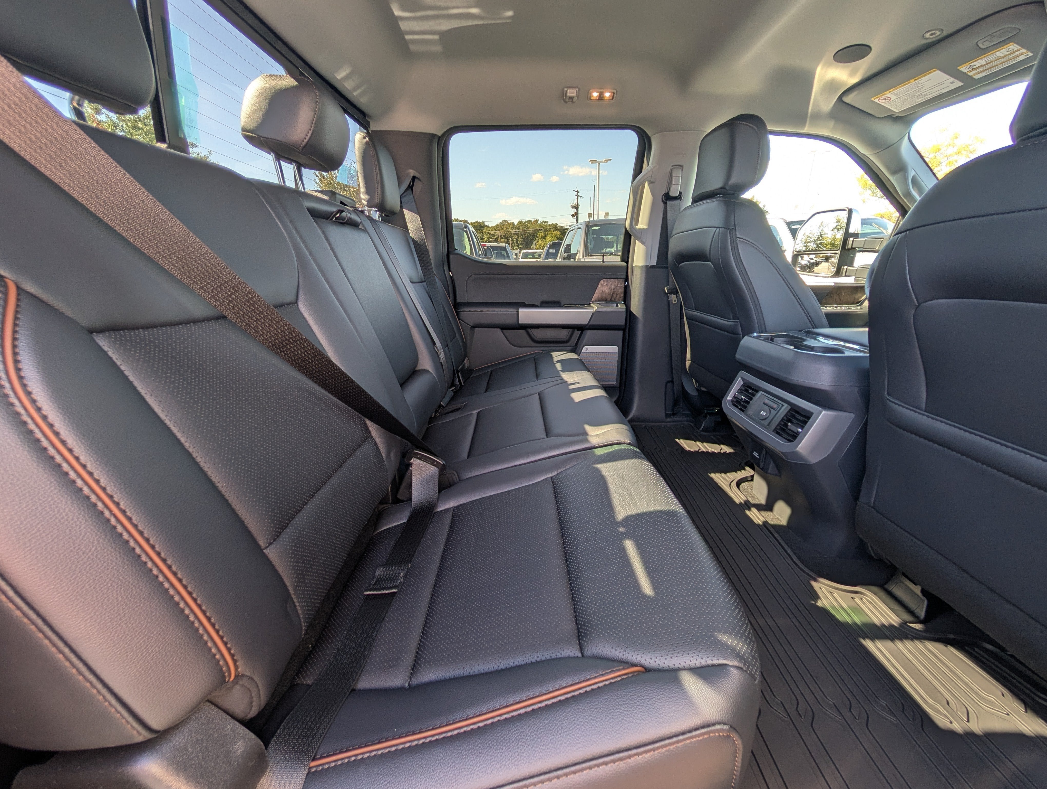 2027 Ford Super Duty F-250 SRW LARIAT