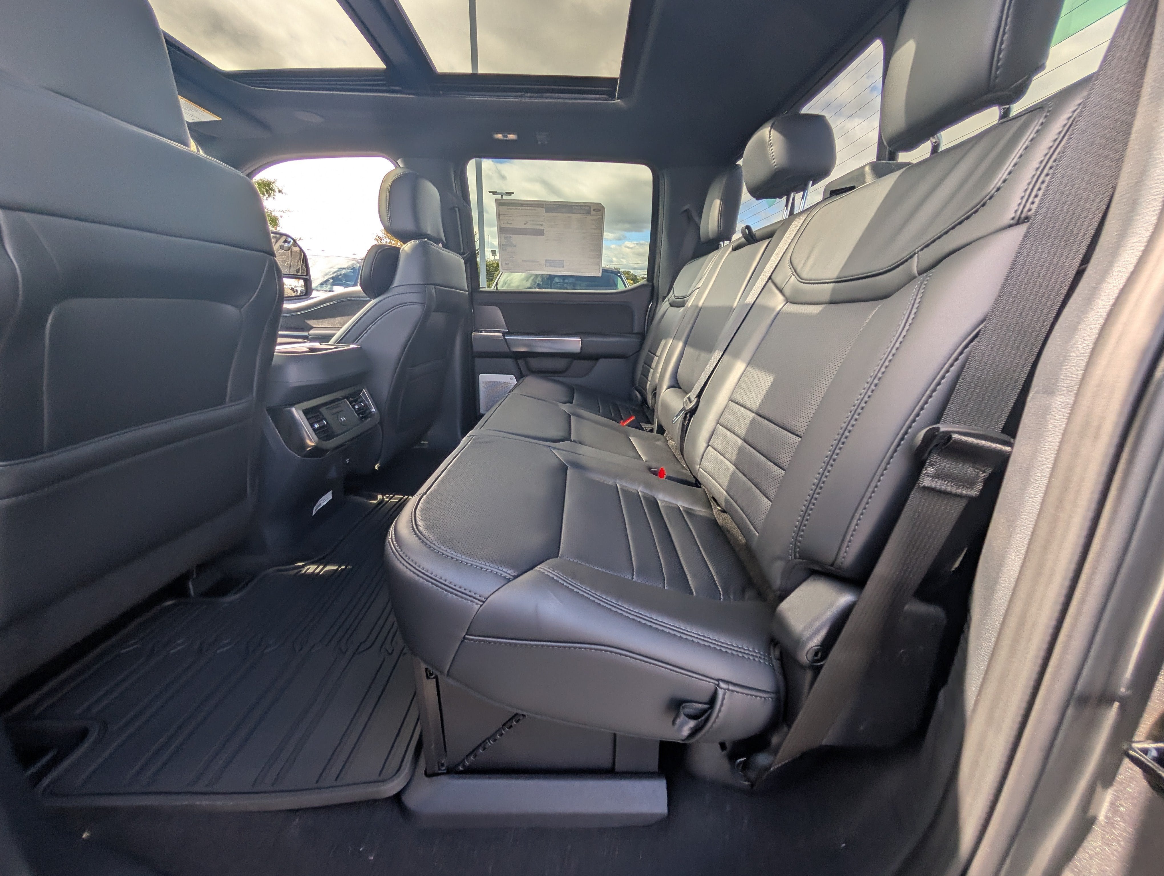 2027 Ford Super Duty F-250 SRW Platinum