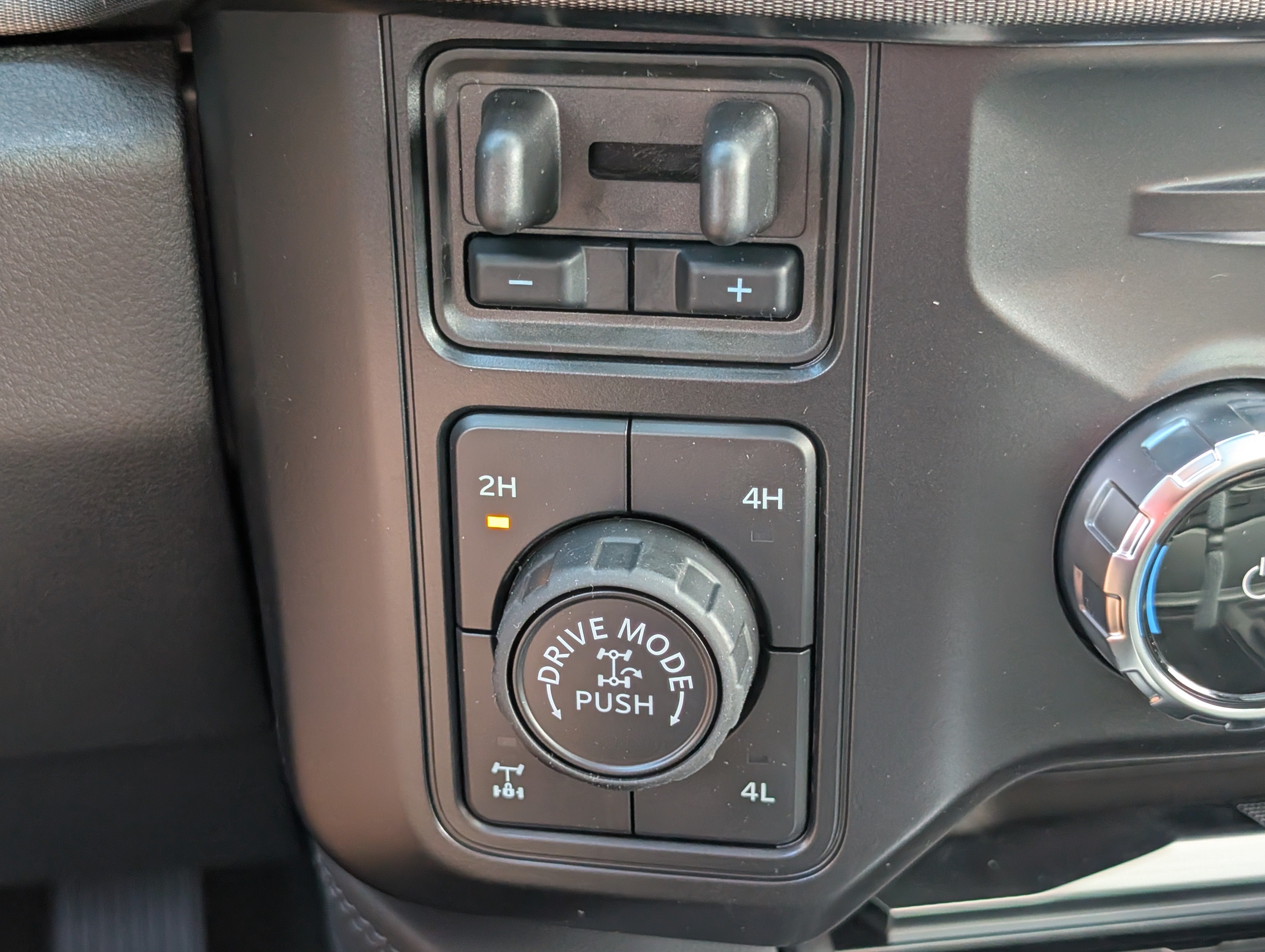 2027 Ford Super Duty F-250 SRW Platinum