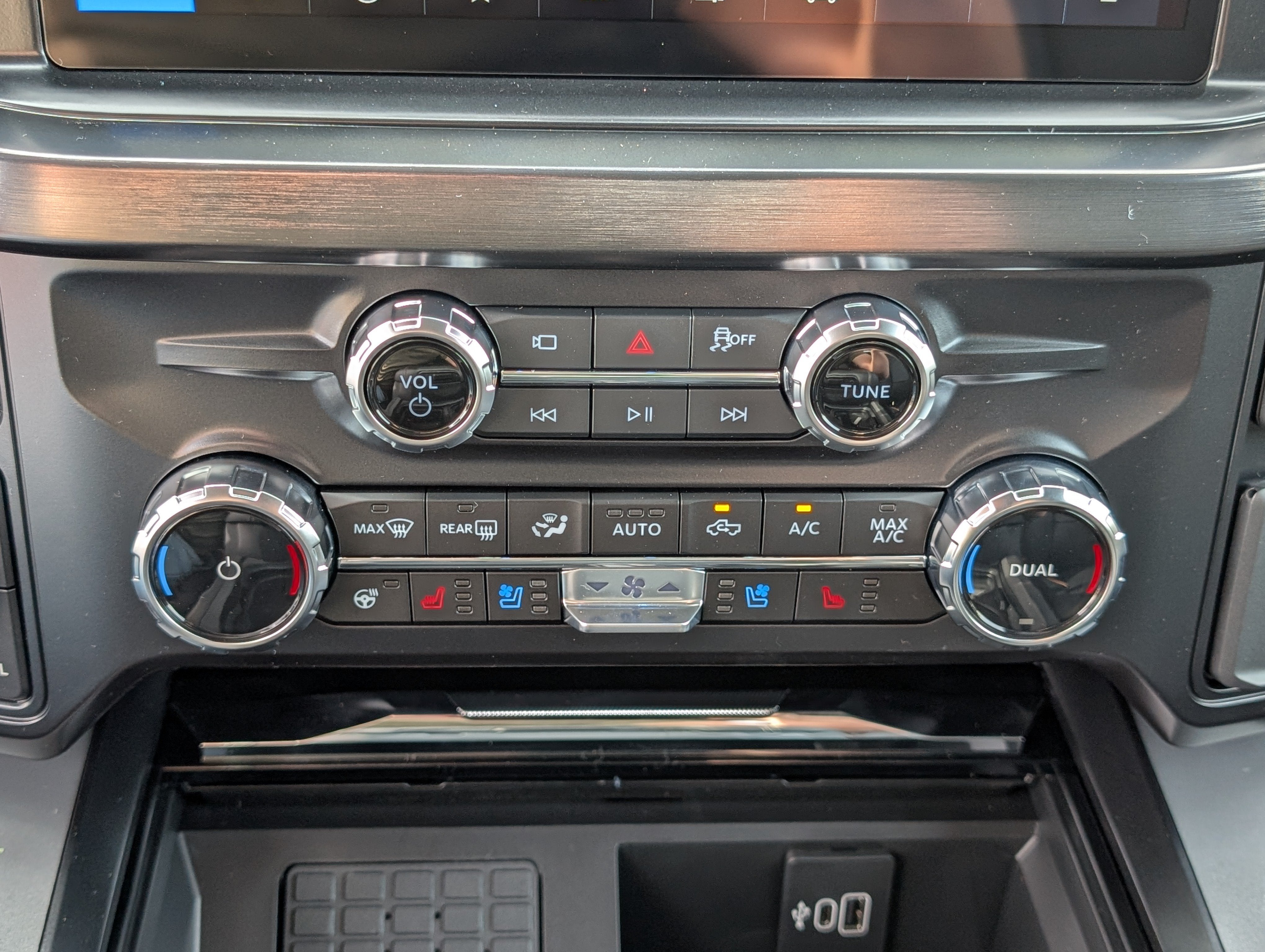2027 Ford Super Duty F-250 SRW LARIAT