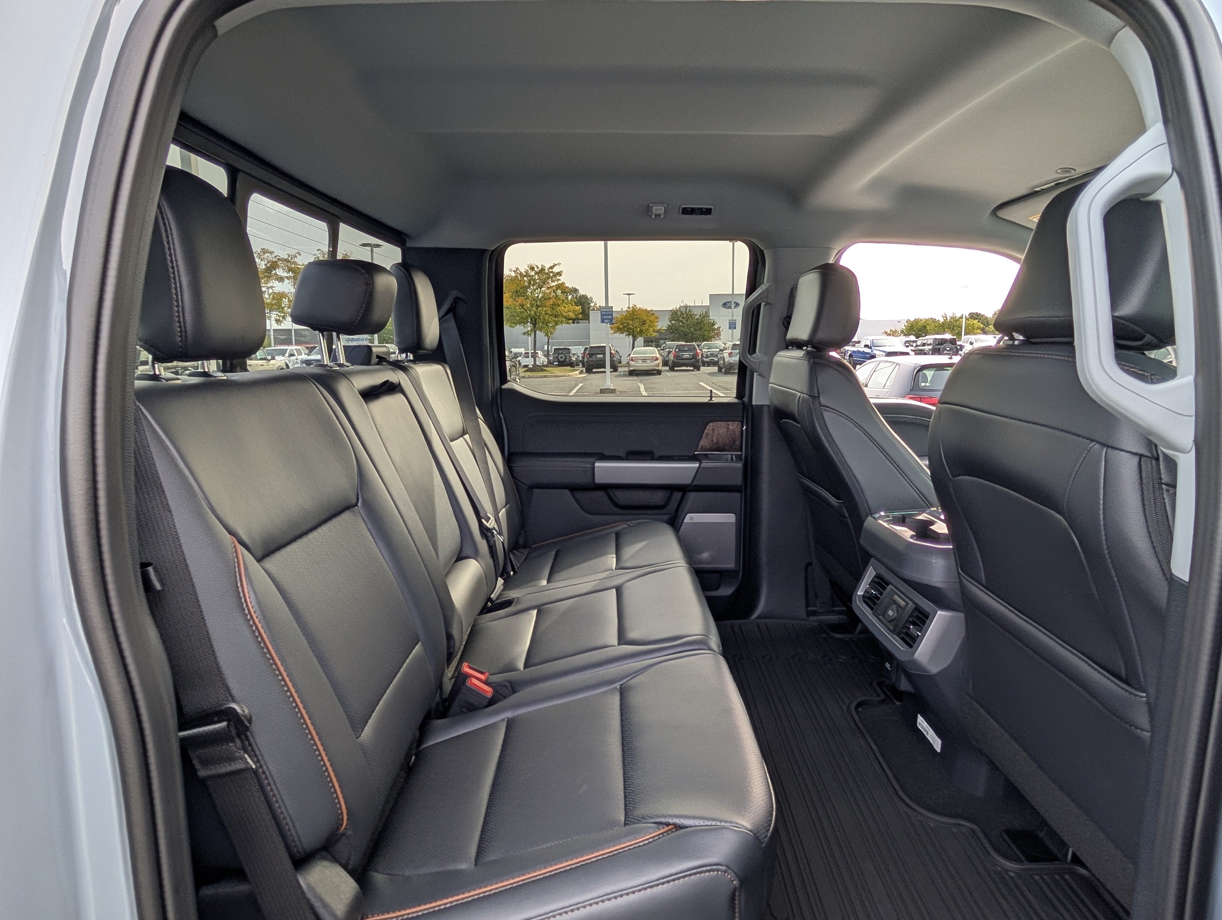 2027 Ford Super Duty F-250 SRW LARIAT