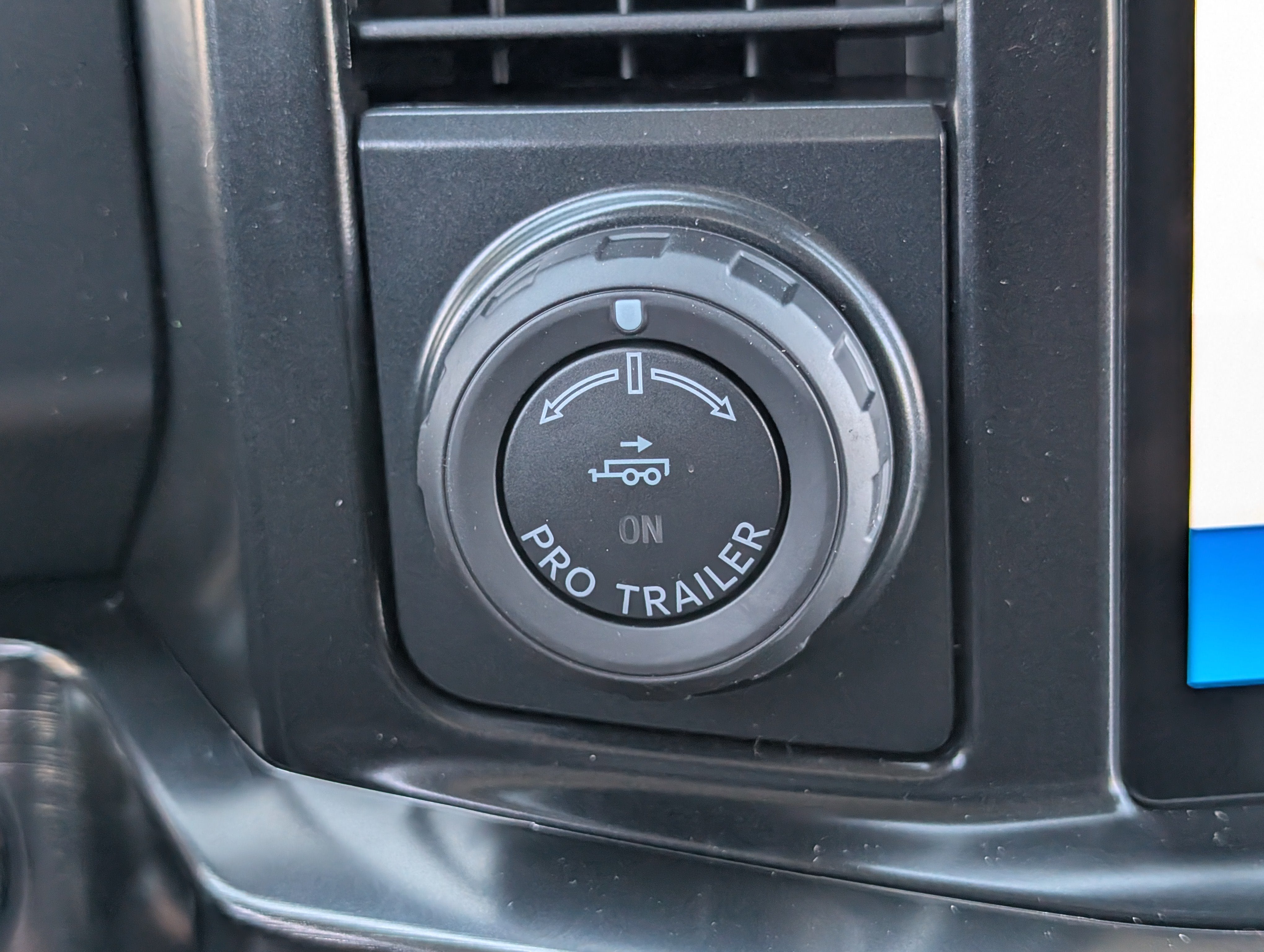 2027 Ford Super Duty F-250 SRW LARIAT