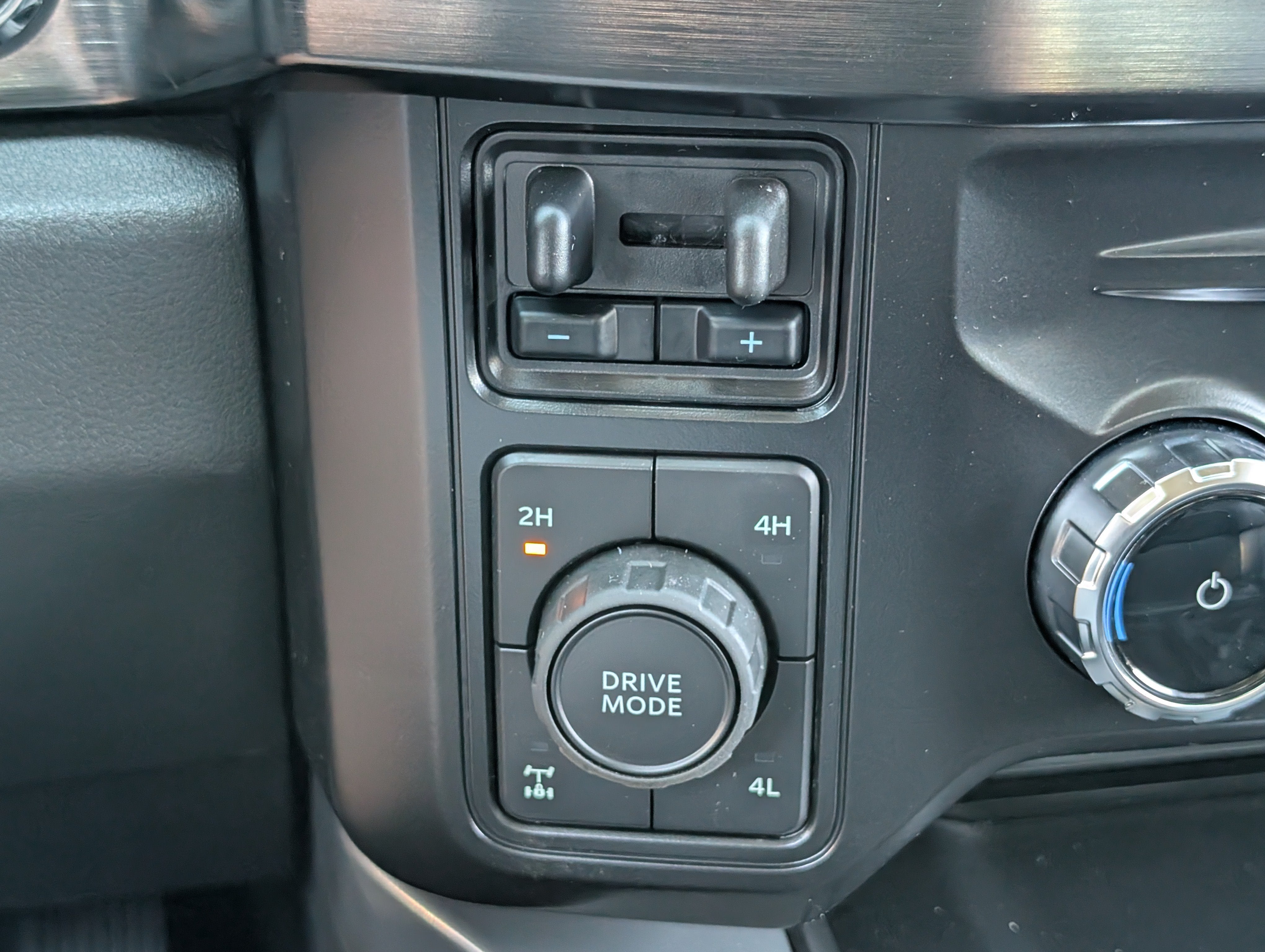 2027 Ford Super Duty F-250 SRW LARIAT
