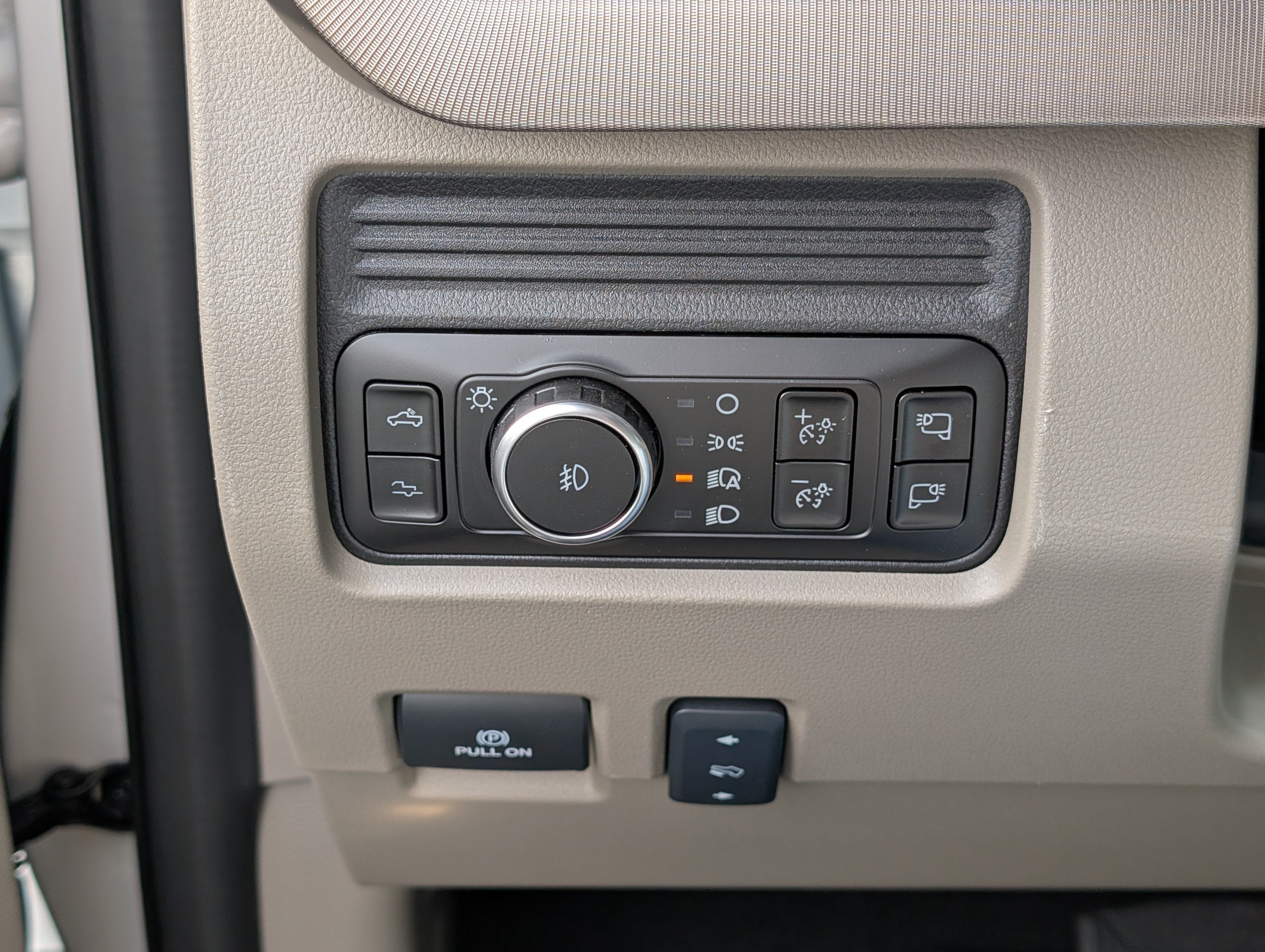 2027 Ford Super Duty F-250 SRW Platinum