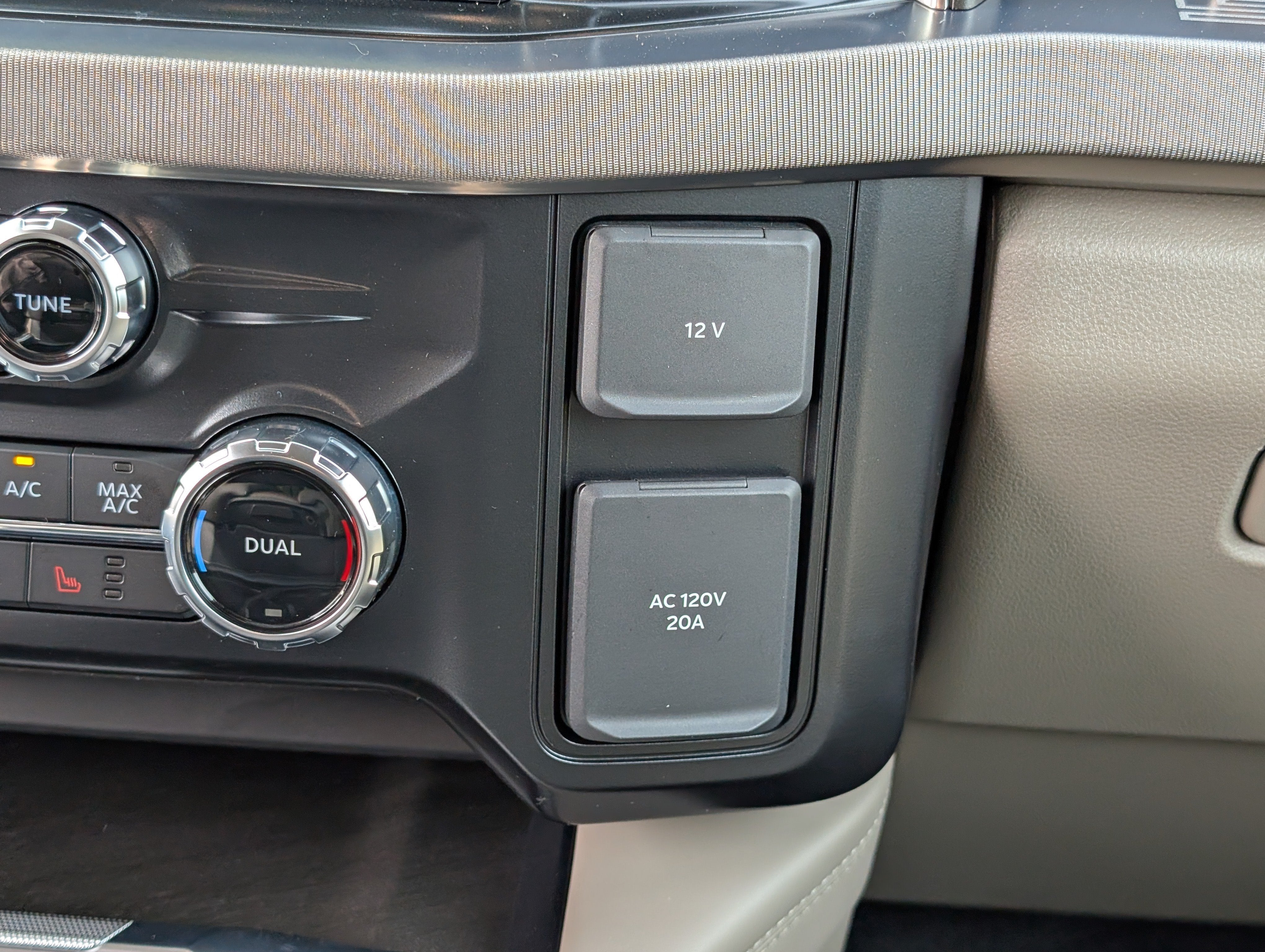2027 Ford Super Duty F-250 SRW Platinum