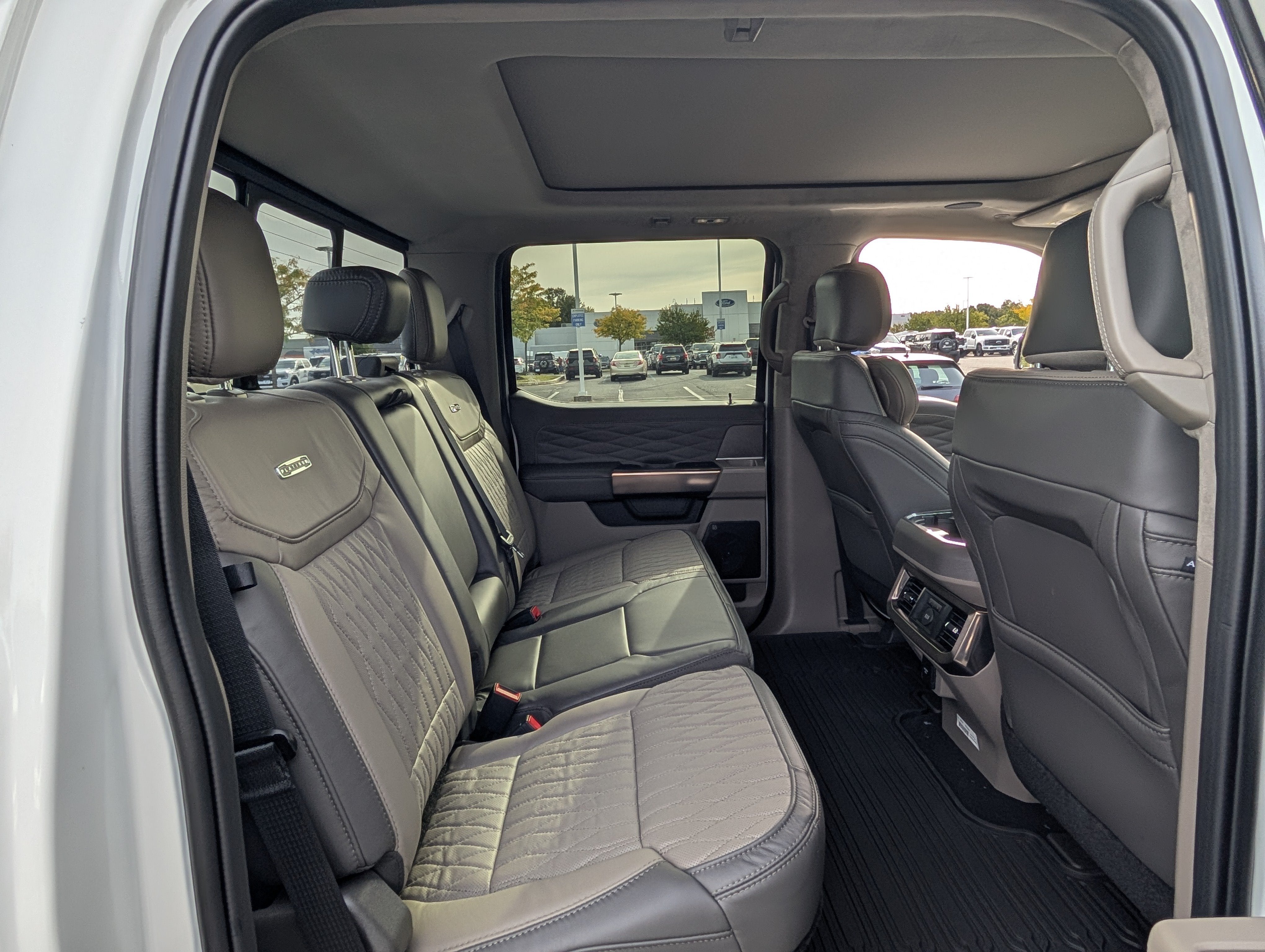 2027 Ford Super Duty F-250 SRW Platinum