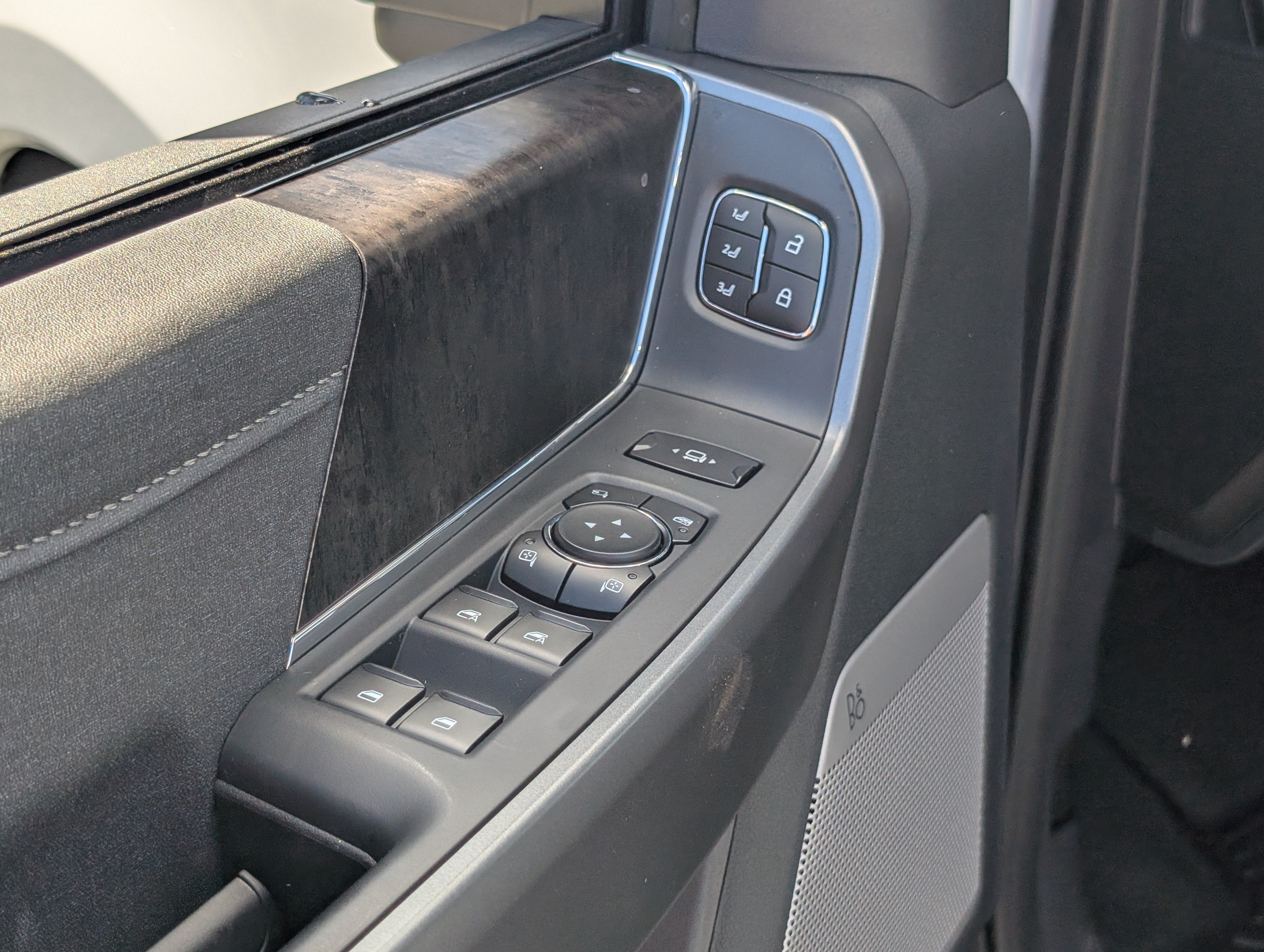2027 Ford Super Duty F-250 SRW LARIAT