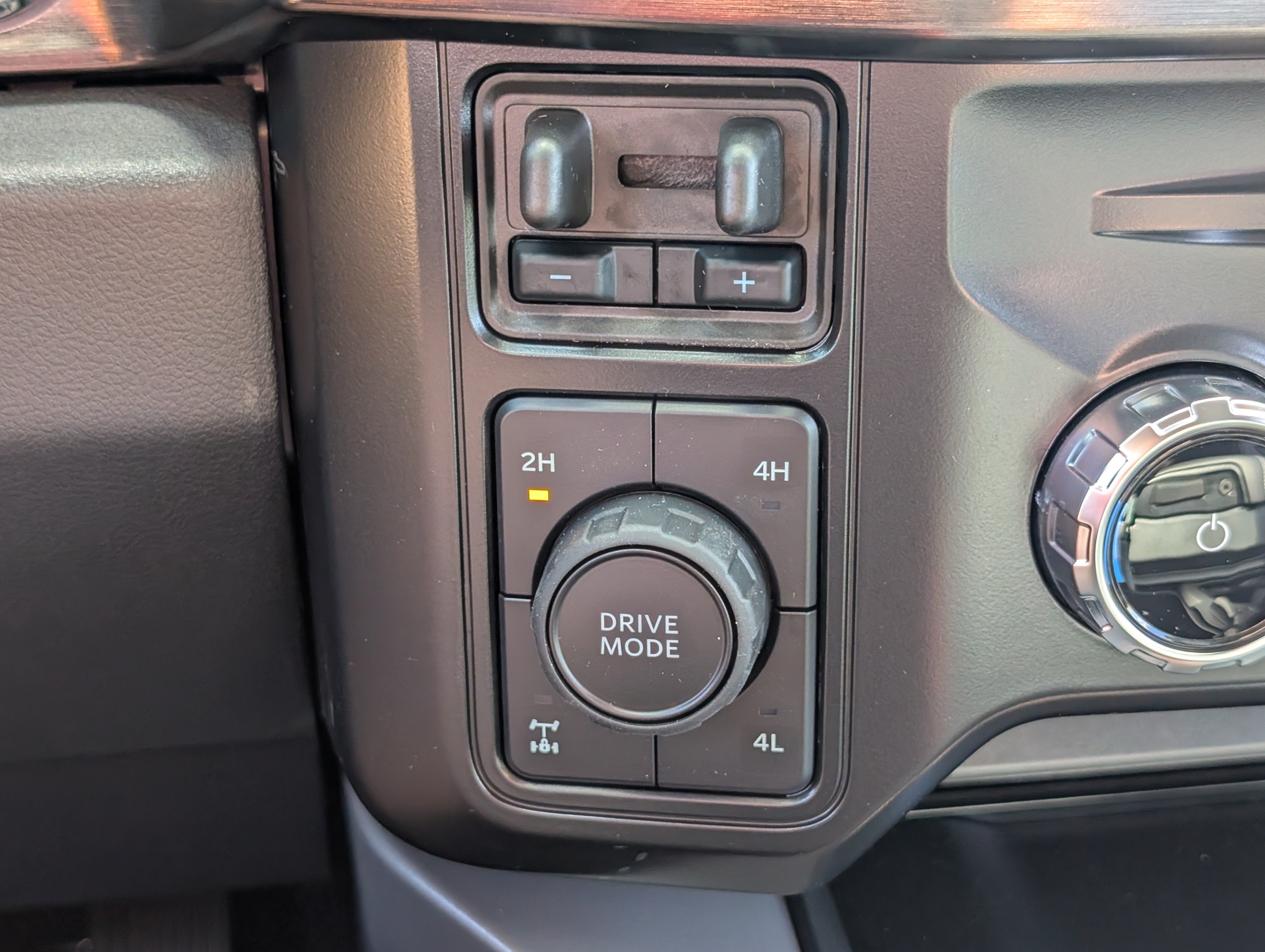 2027 Ford Super Duty F-250 SRW LARIAT
