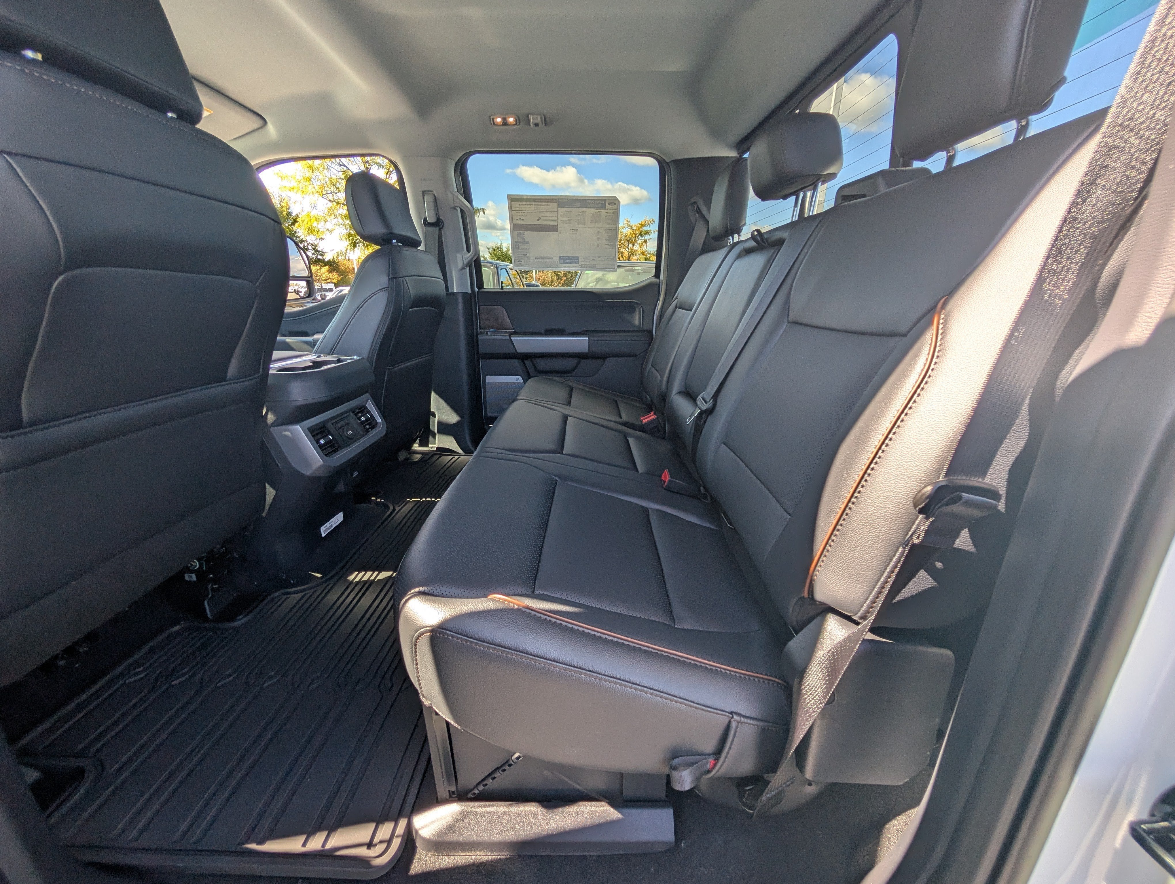 2027 Ford Super Duty F-250 SRW LARIAT