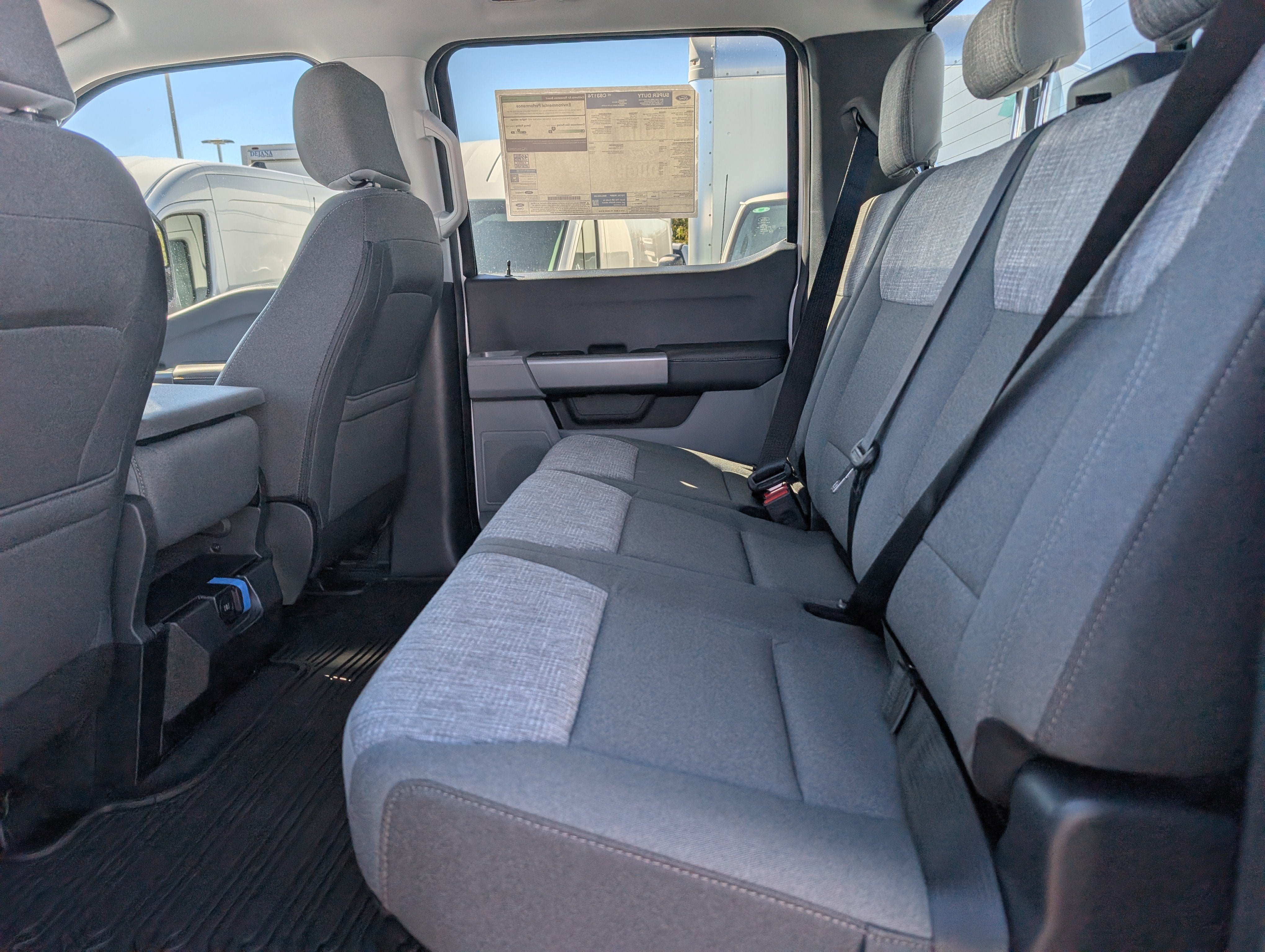 2027 Ford Super Duty F-250 SRW XLT