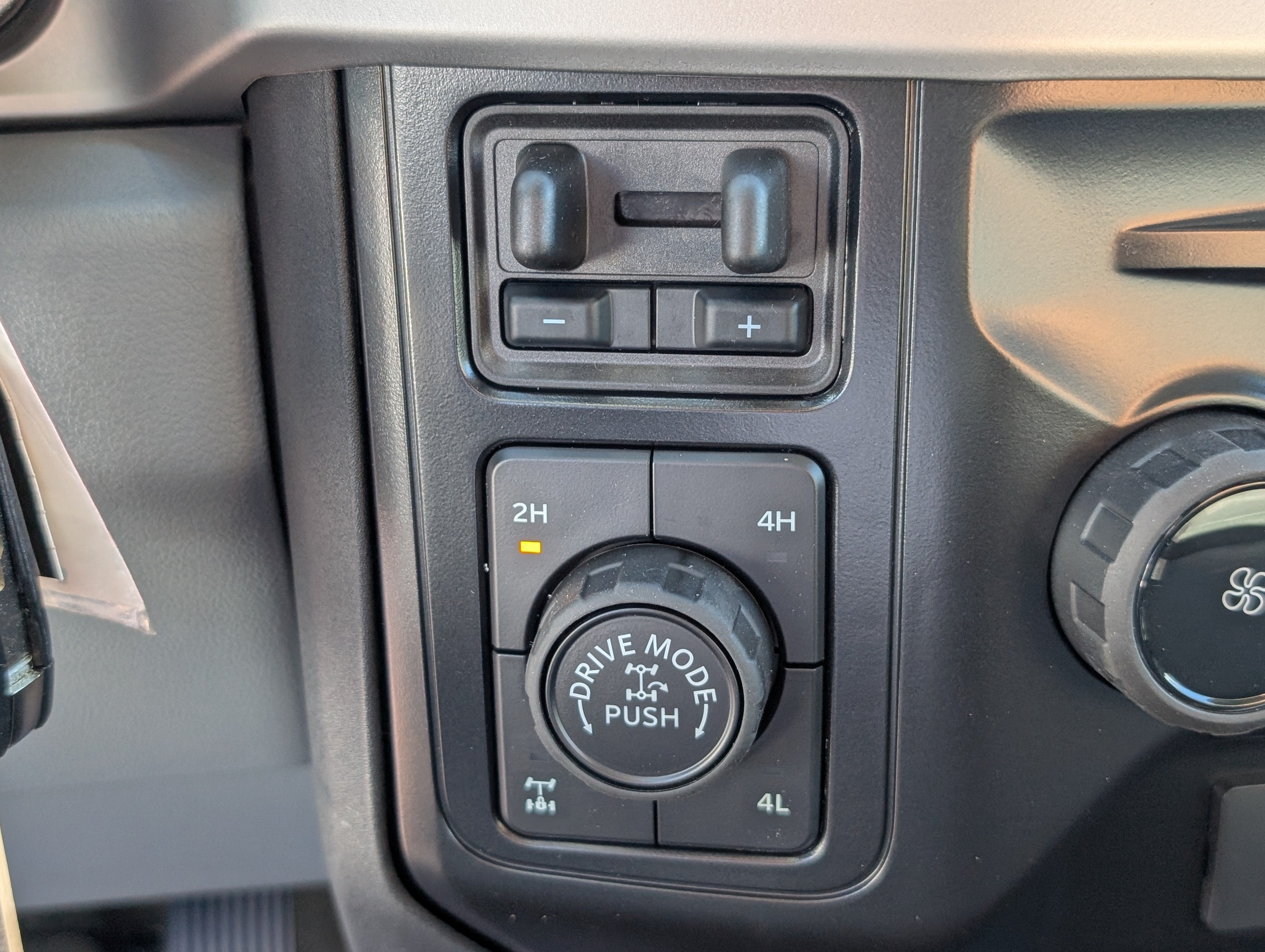 2027 Ford Super Duty F-250 SRW XLT