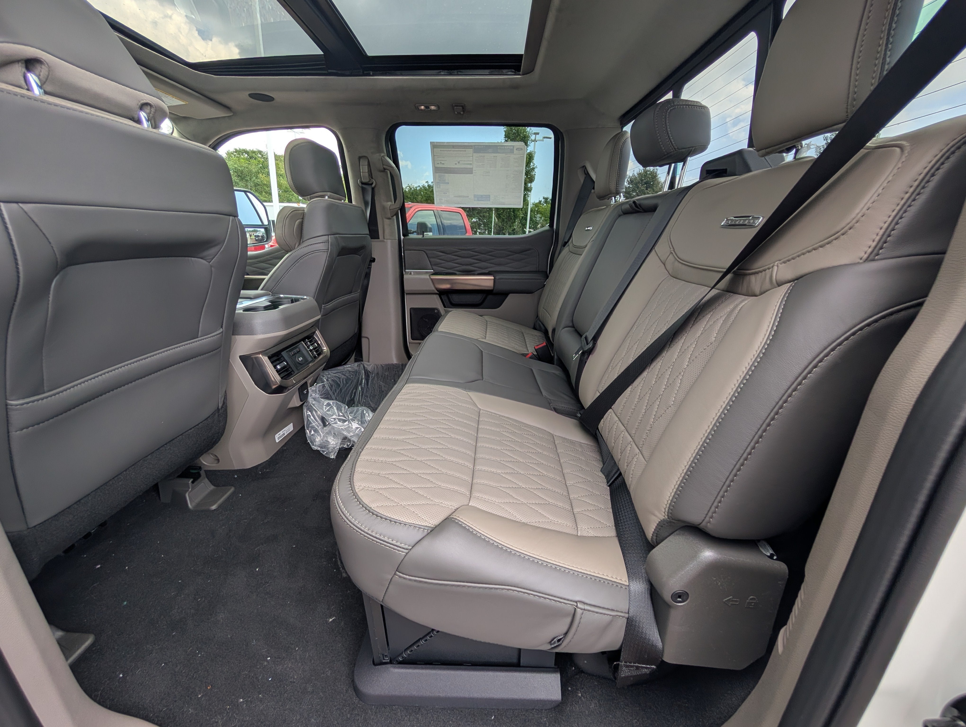 2026 Ford Super Duty F-350 SRW LARIAT