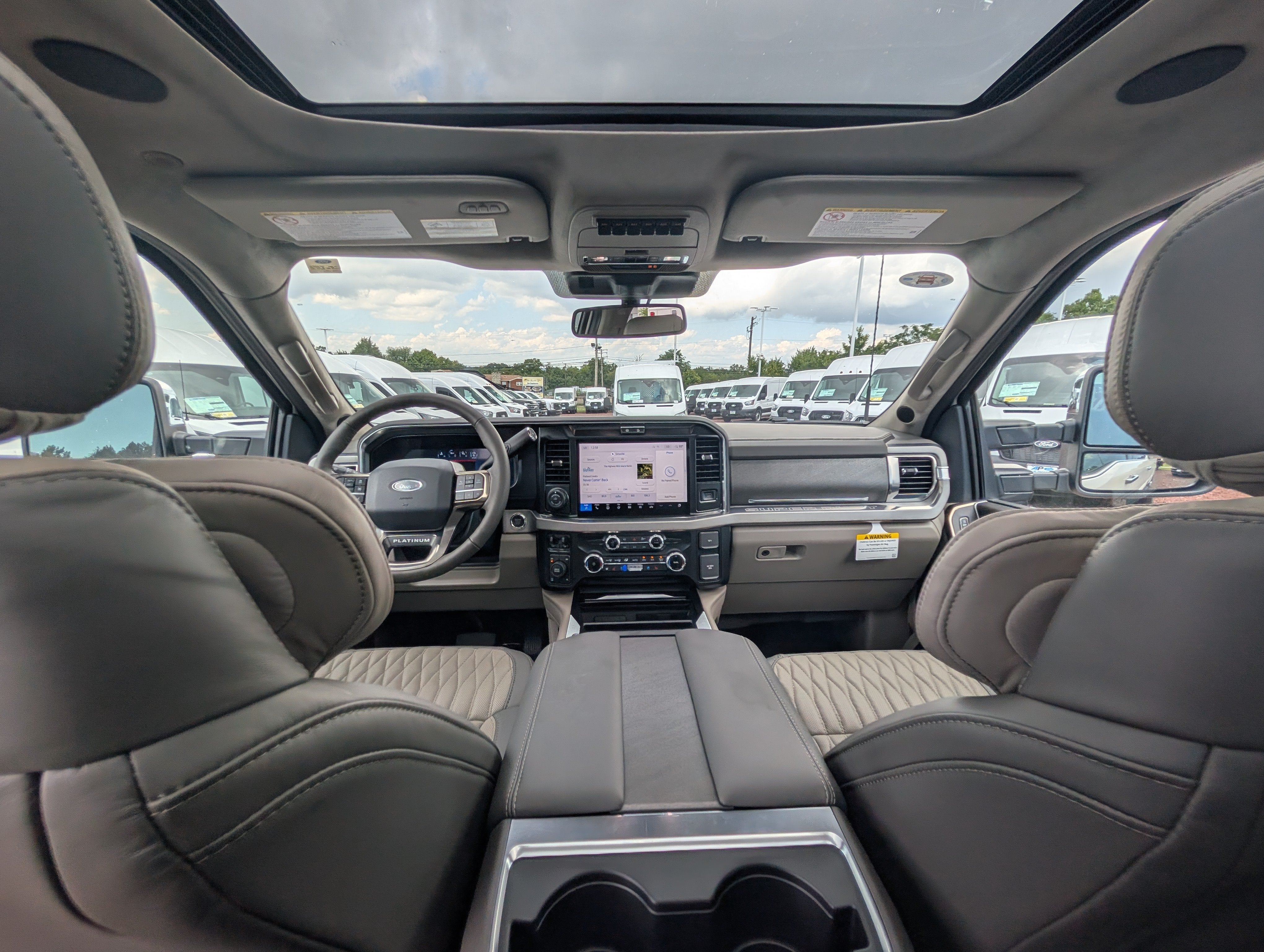 2026 Ford Super Duty F-350 SRW LARIAT