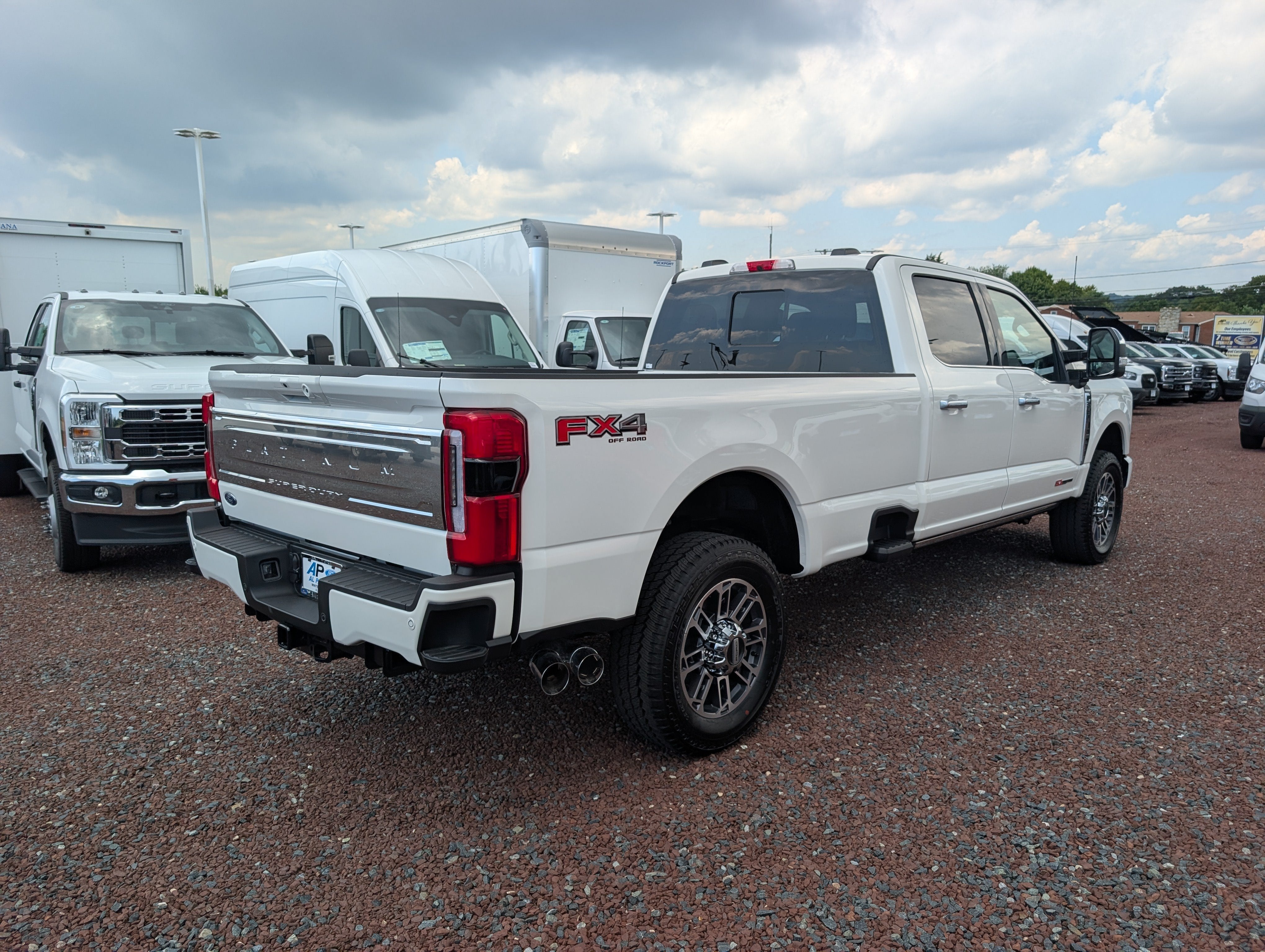 2026 Ford Super Duty F-350 SRW LARIAT