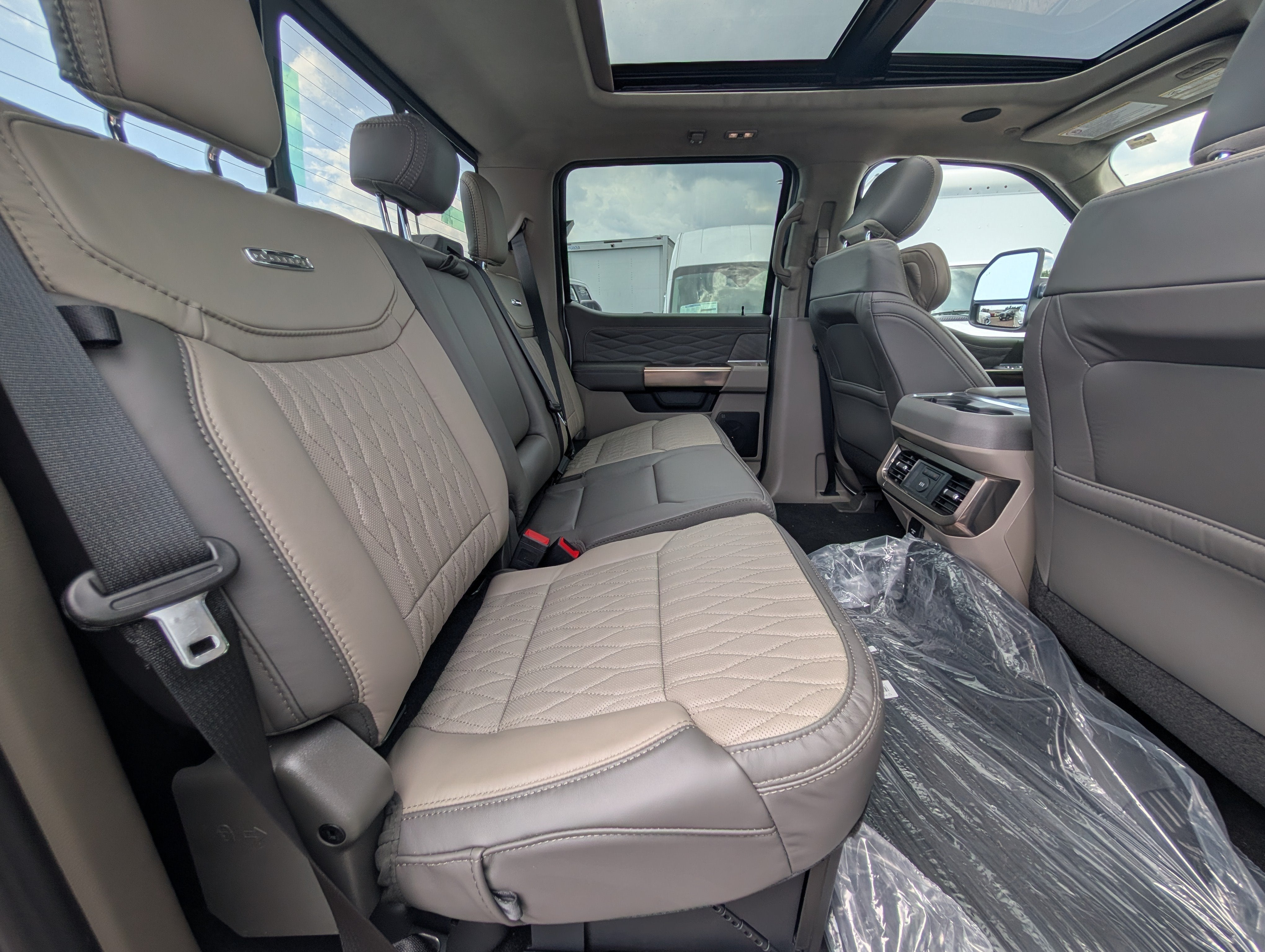 2026 Ford Super Duty F-350 SRW LARIAT