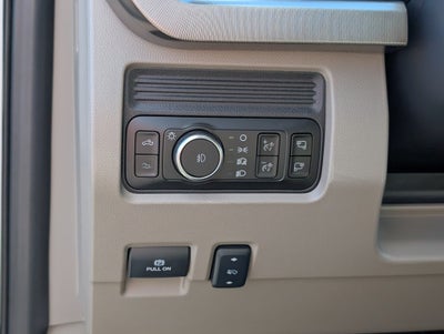 2027 Ford Super Duty F-350 SRW Platinum