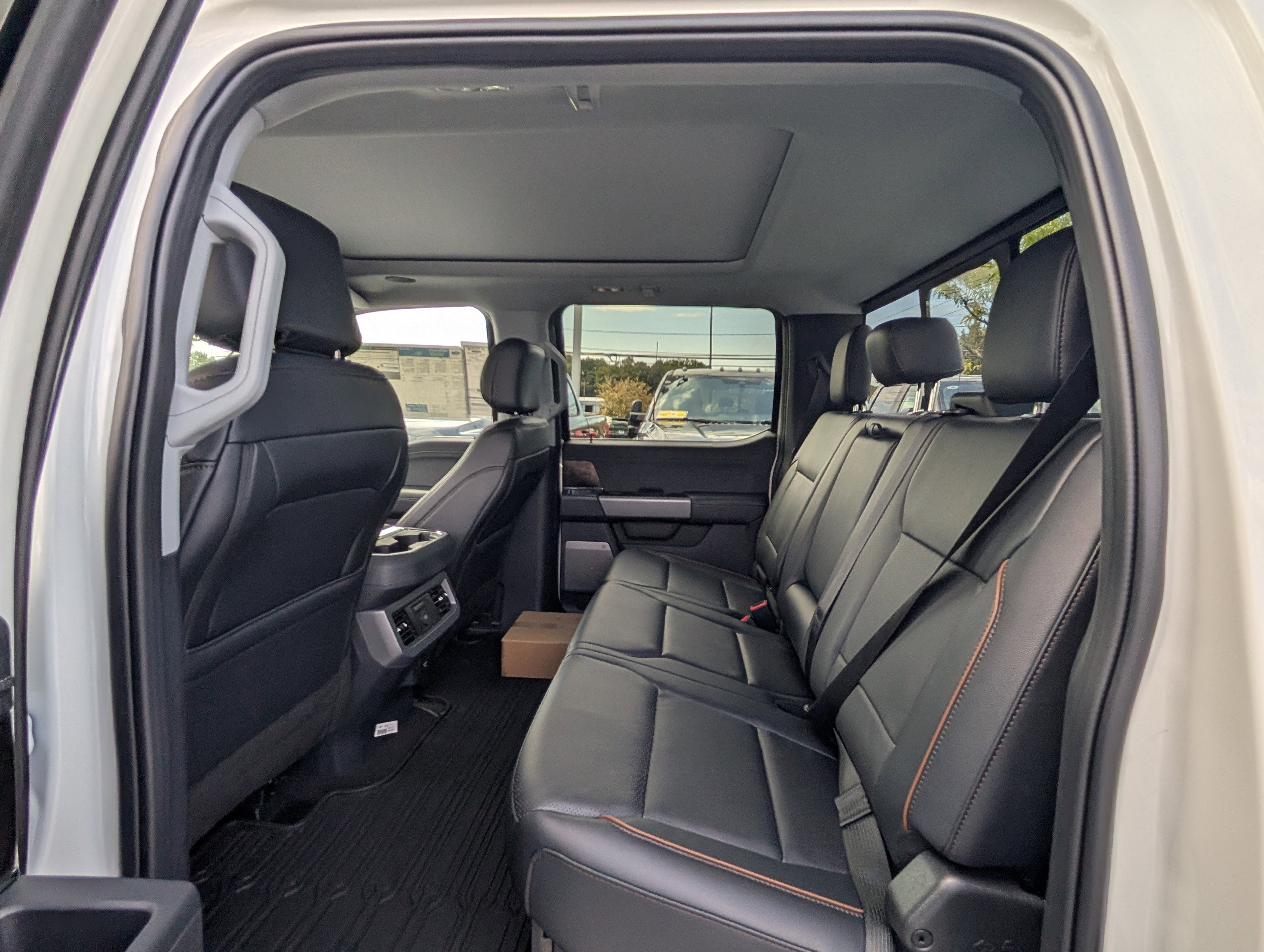 2026 Ford Super Duty F-350 SRW LARIAT