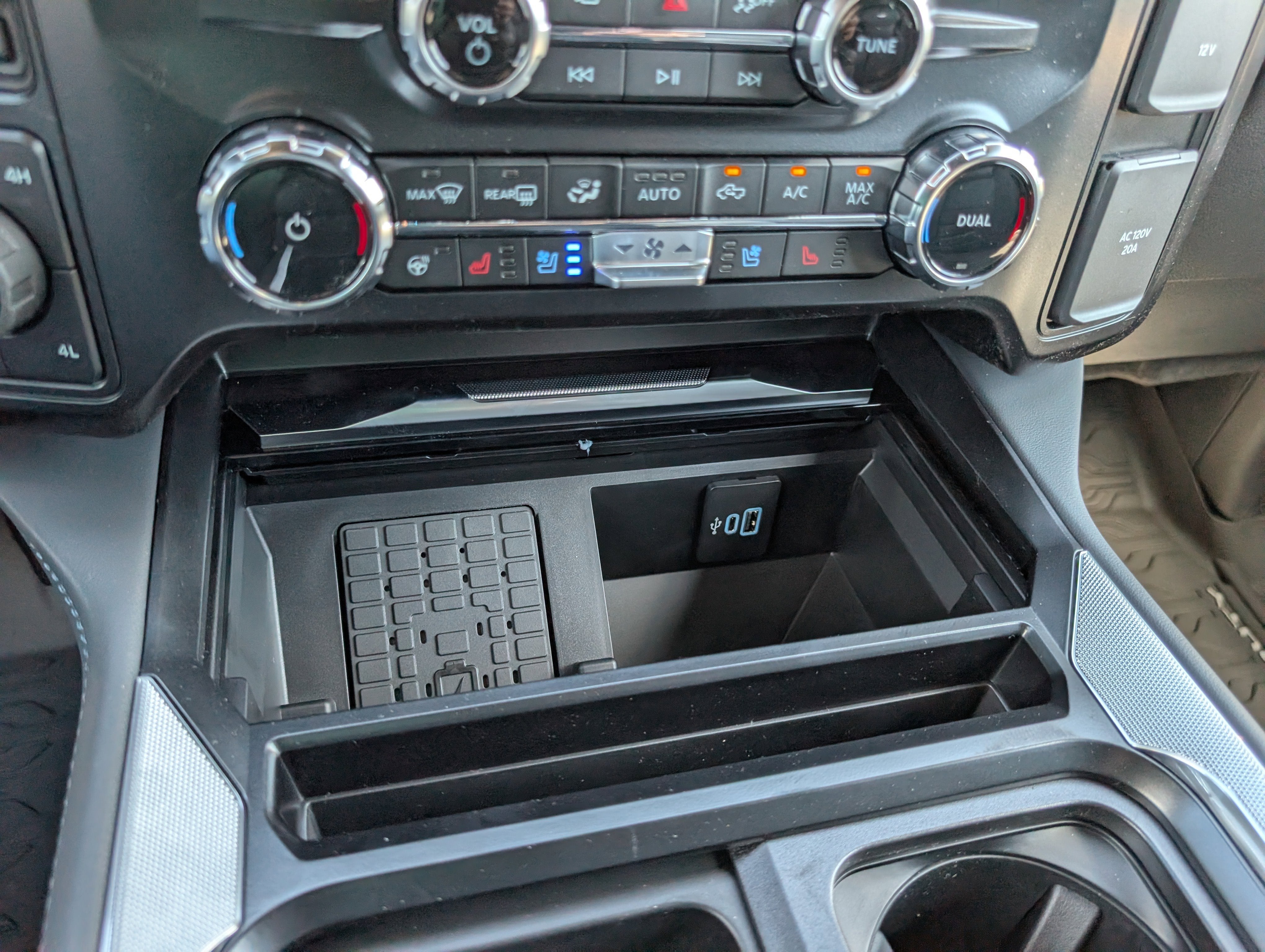 2026 Ford Super Duty F-350 SRW Platinum