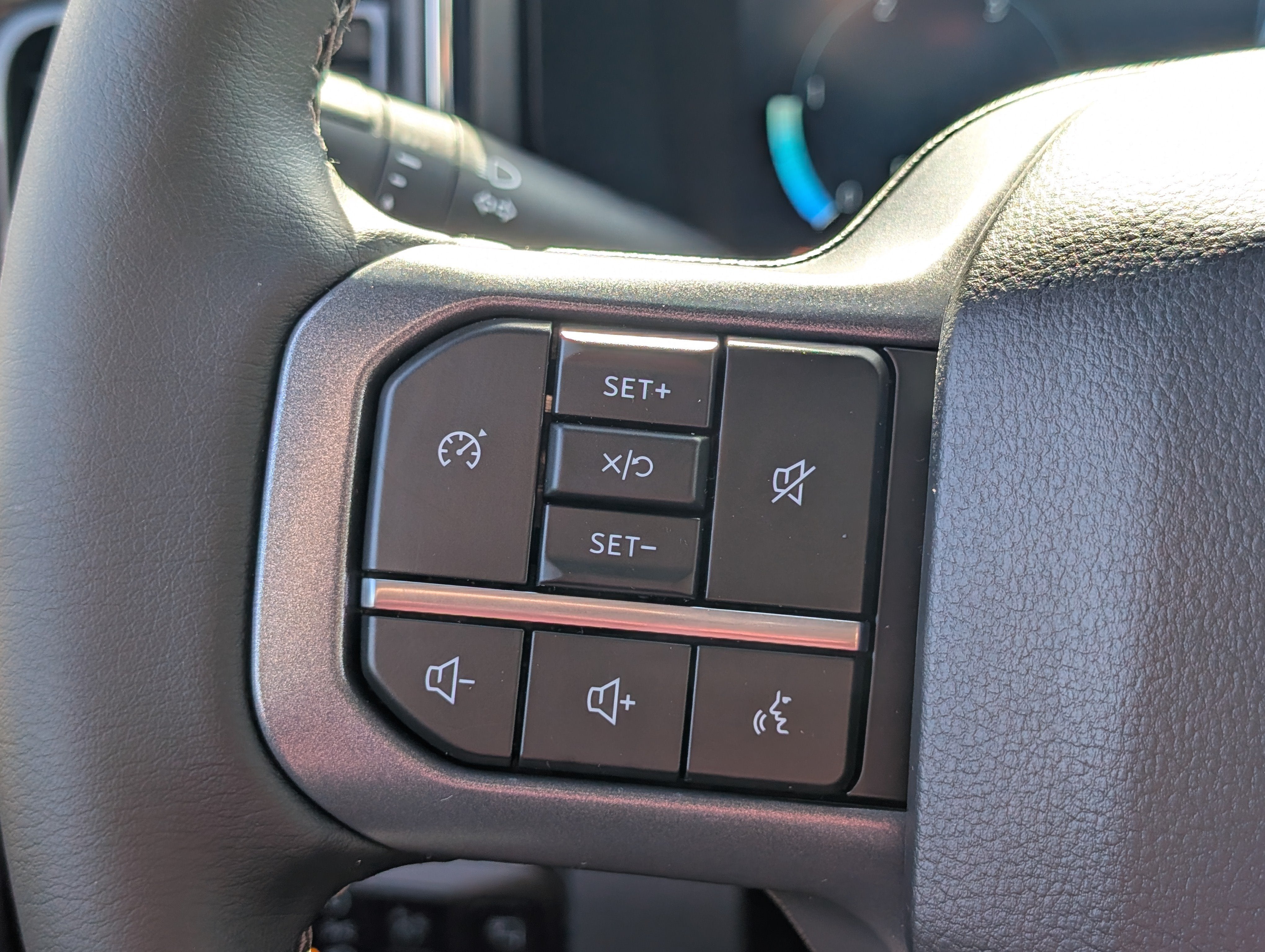 2027 Ford Super Duty F-350 SRW LARIAT