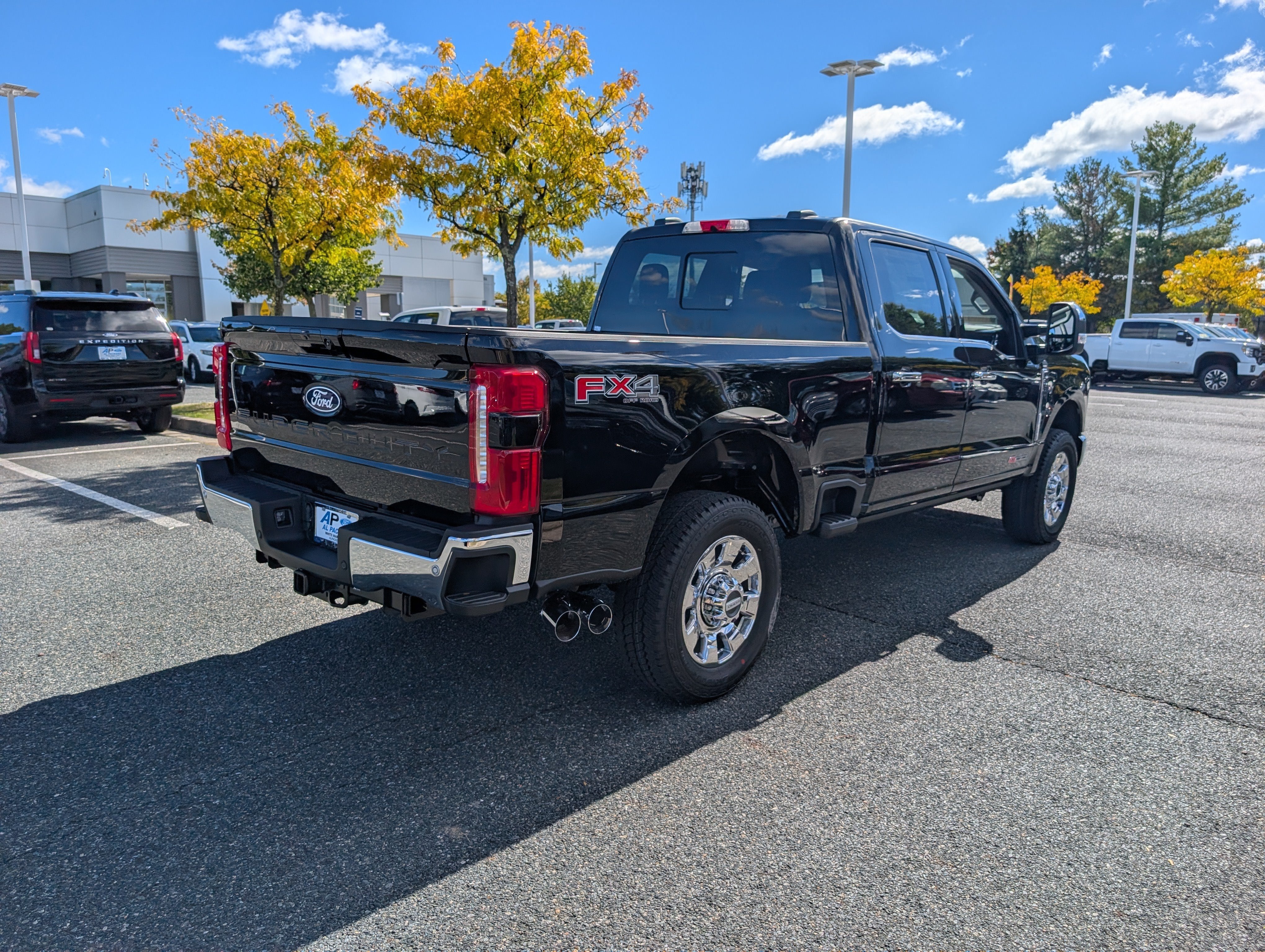 2027 Ford Super Duty F-350 SRW LARIAT