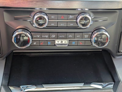 2027 Ford Super Duty F-350 SRW LARIAT
