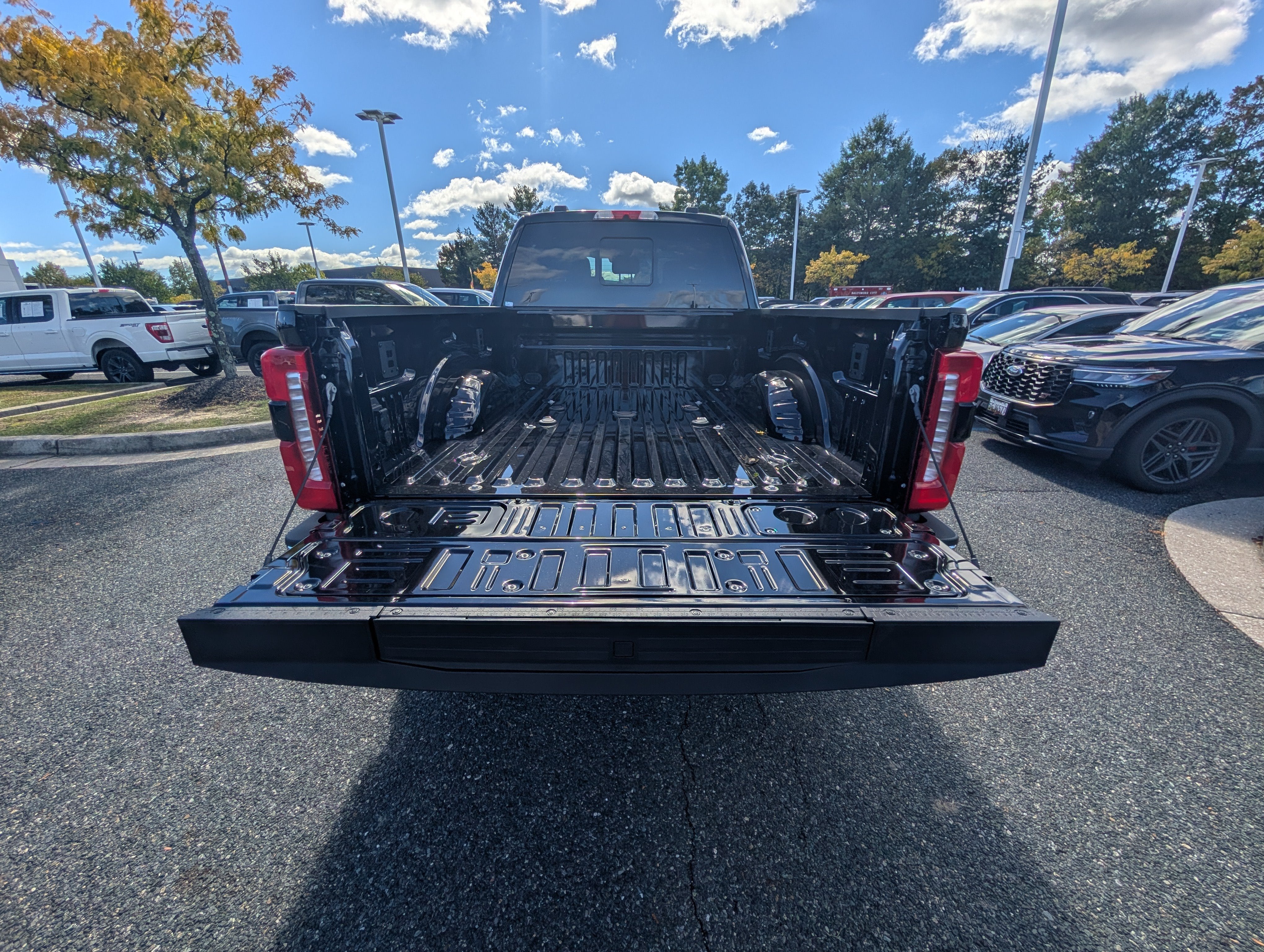 2027 Ford Super Duty F-350 SRW LARIAT
