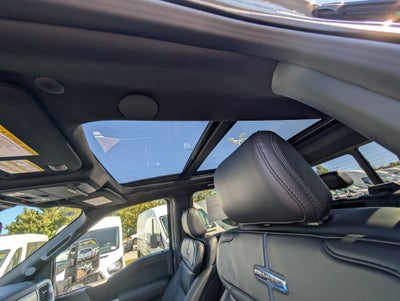 2027 Ford Super Duty F-350 SRW Platinum