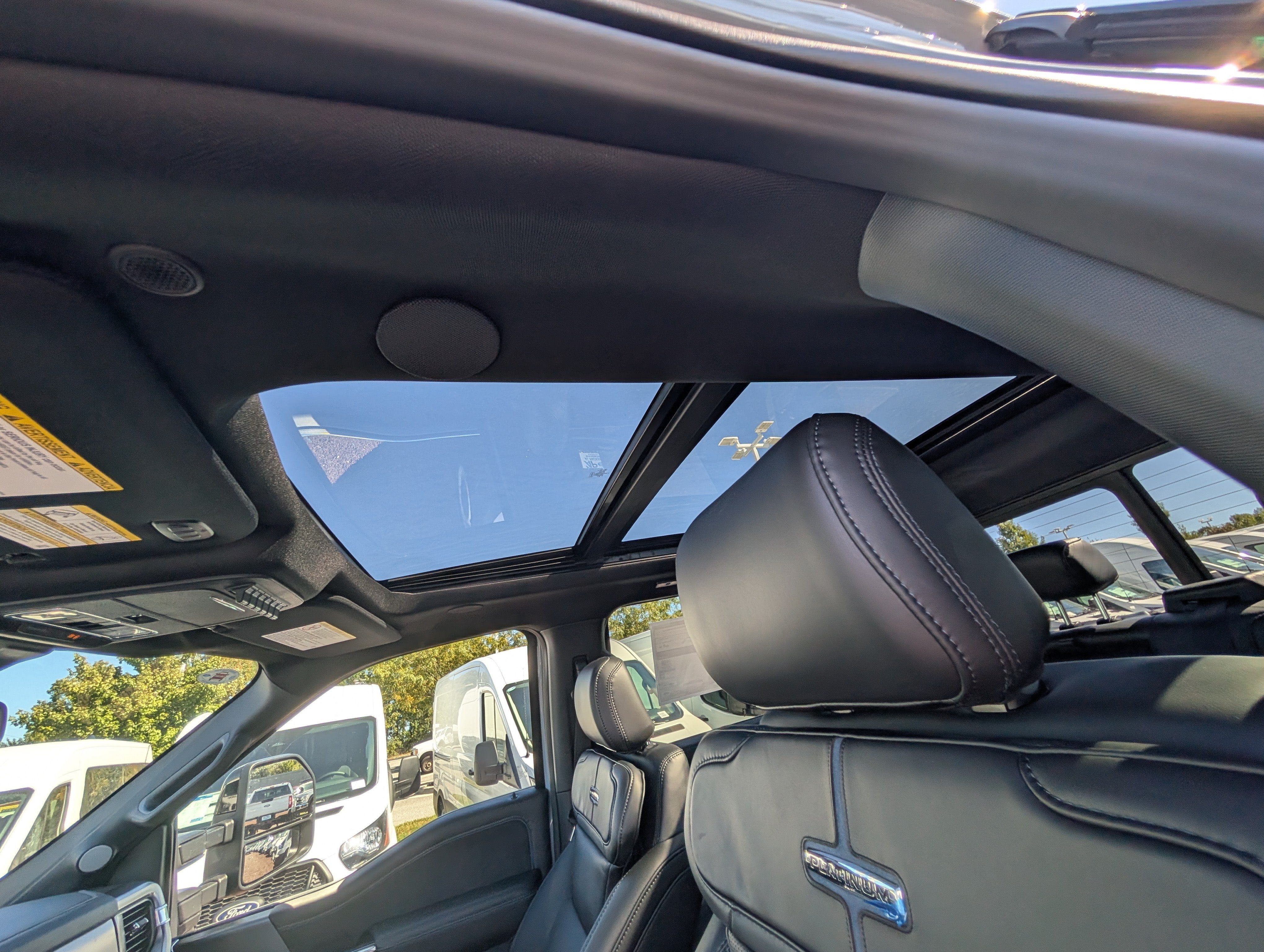 2027 Ford Super Duty F-350 SRW Platinum