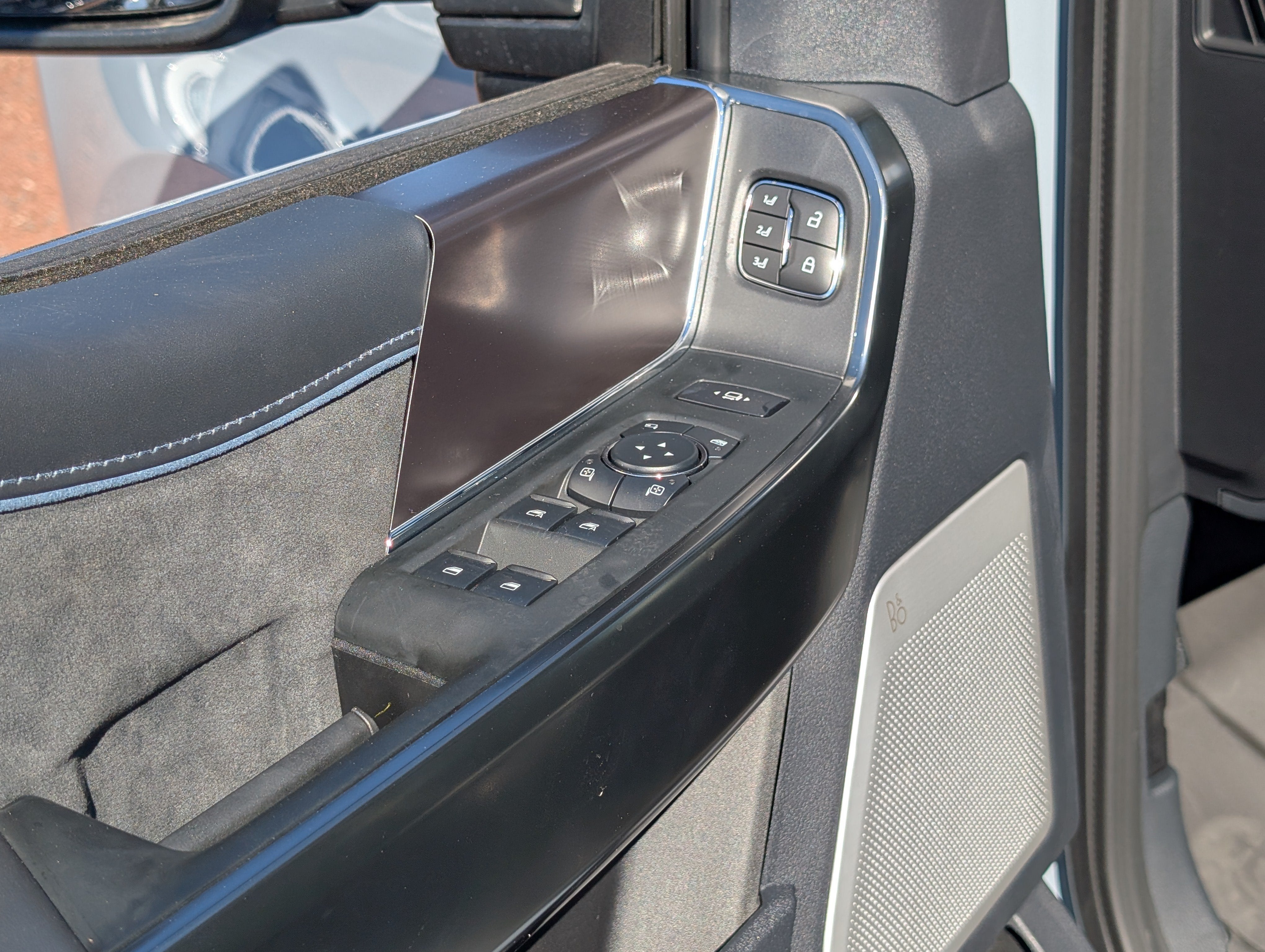 2027 Ford Super Duty F-350 SRW Platinum