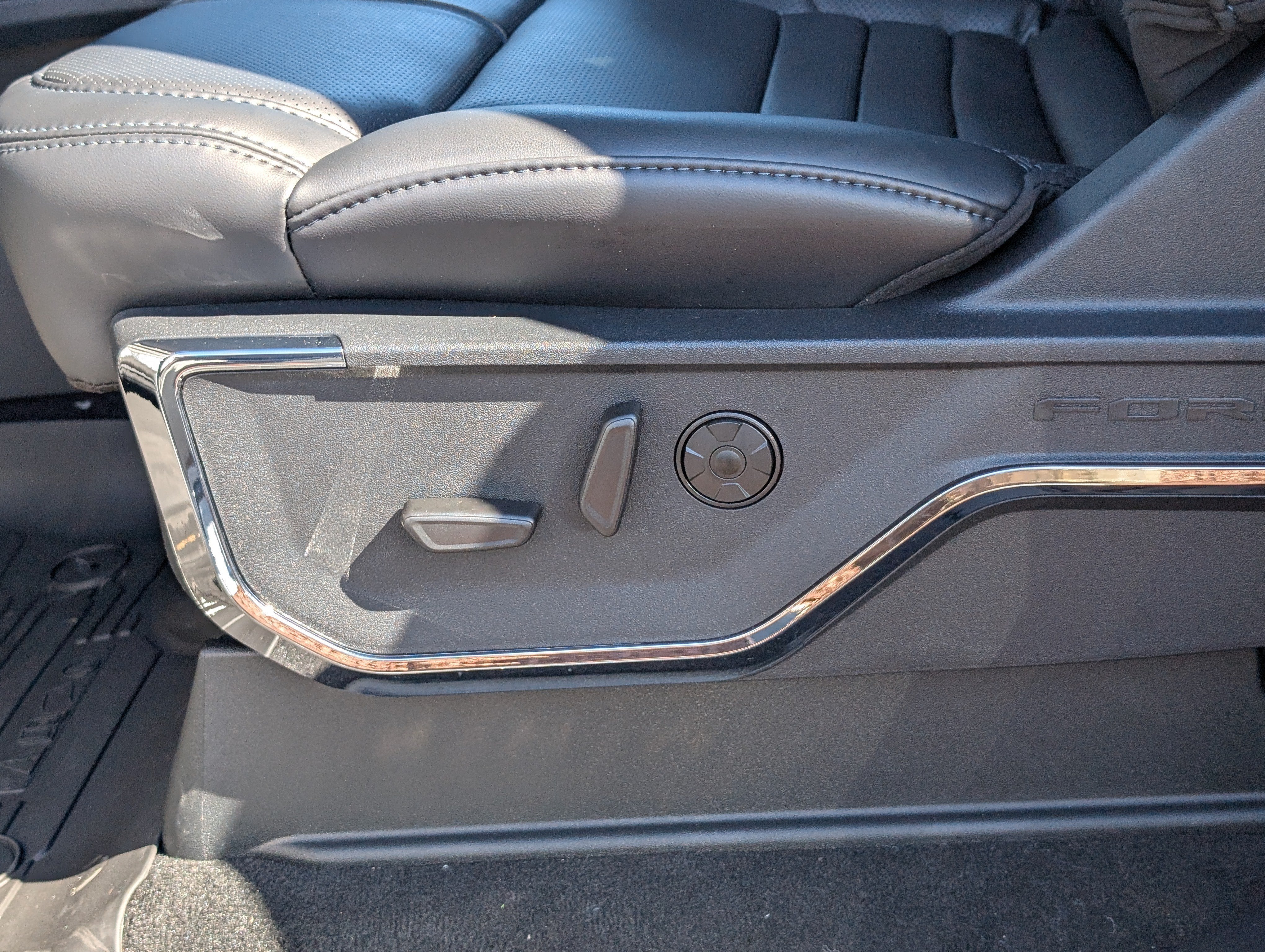 2027 Ford Super Duty F-350 SRW Platinum