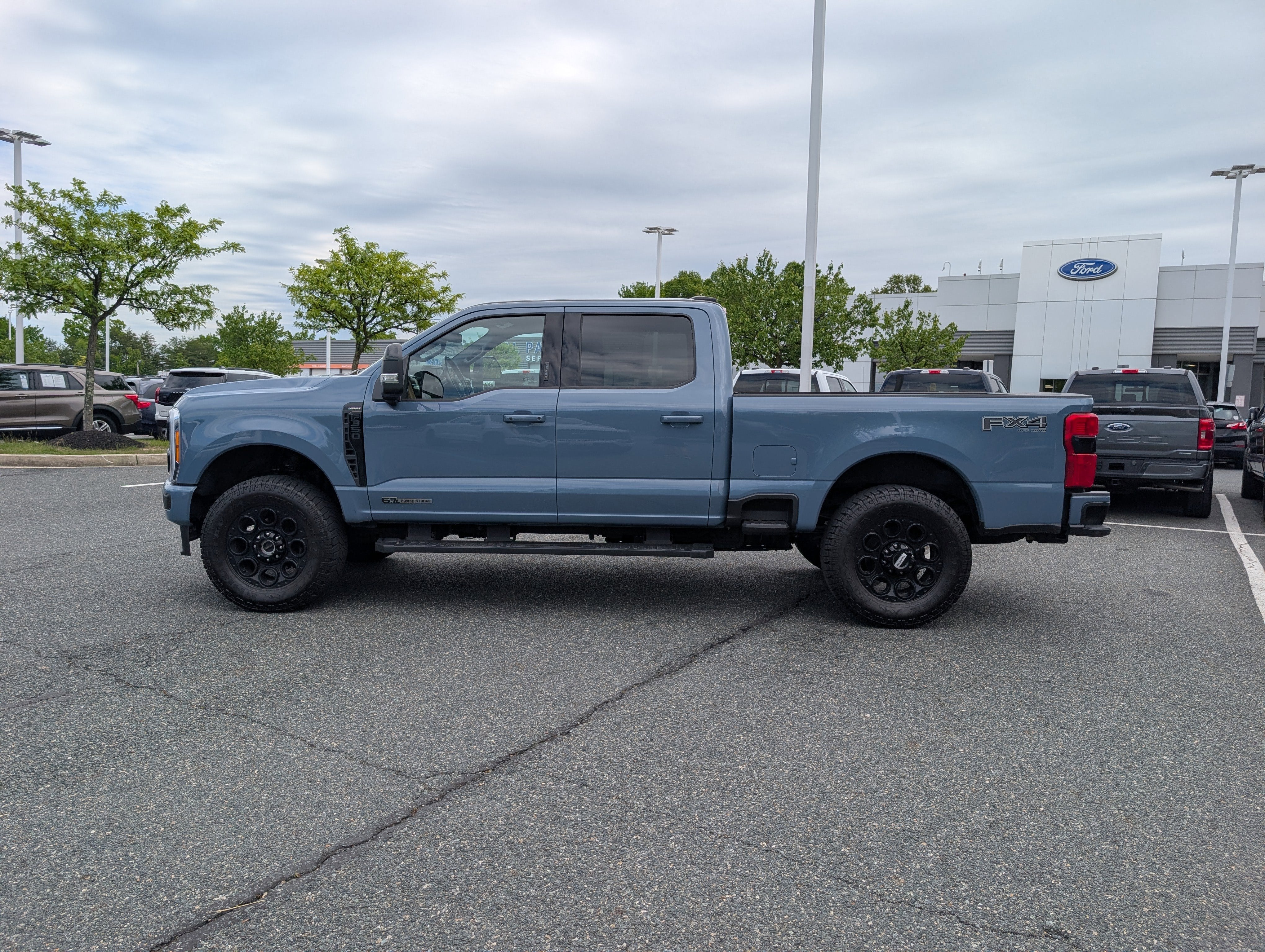 2023 Ford Super Duty F-350 SRW LARIAT