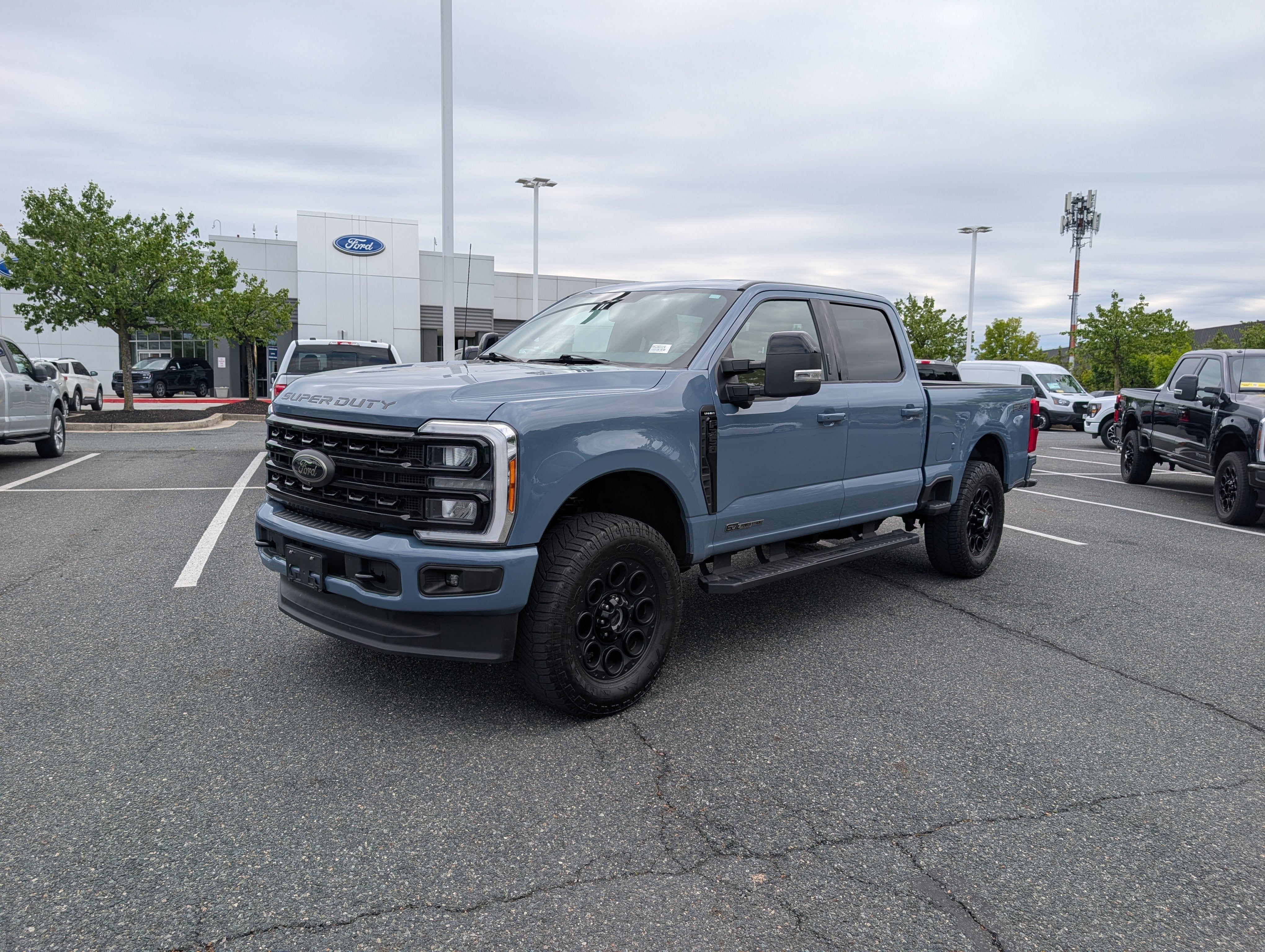 2023 Ford Super Duty F-350 SRW LARIAT
