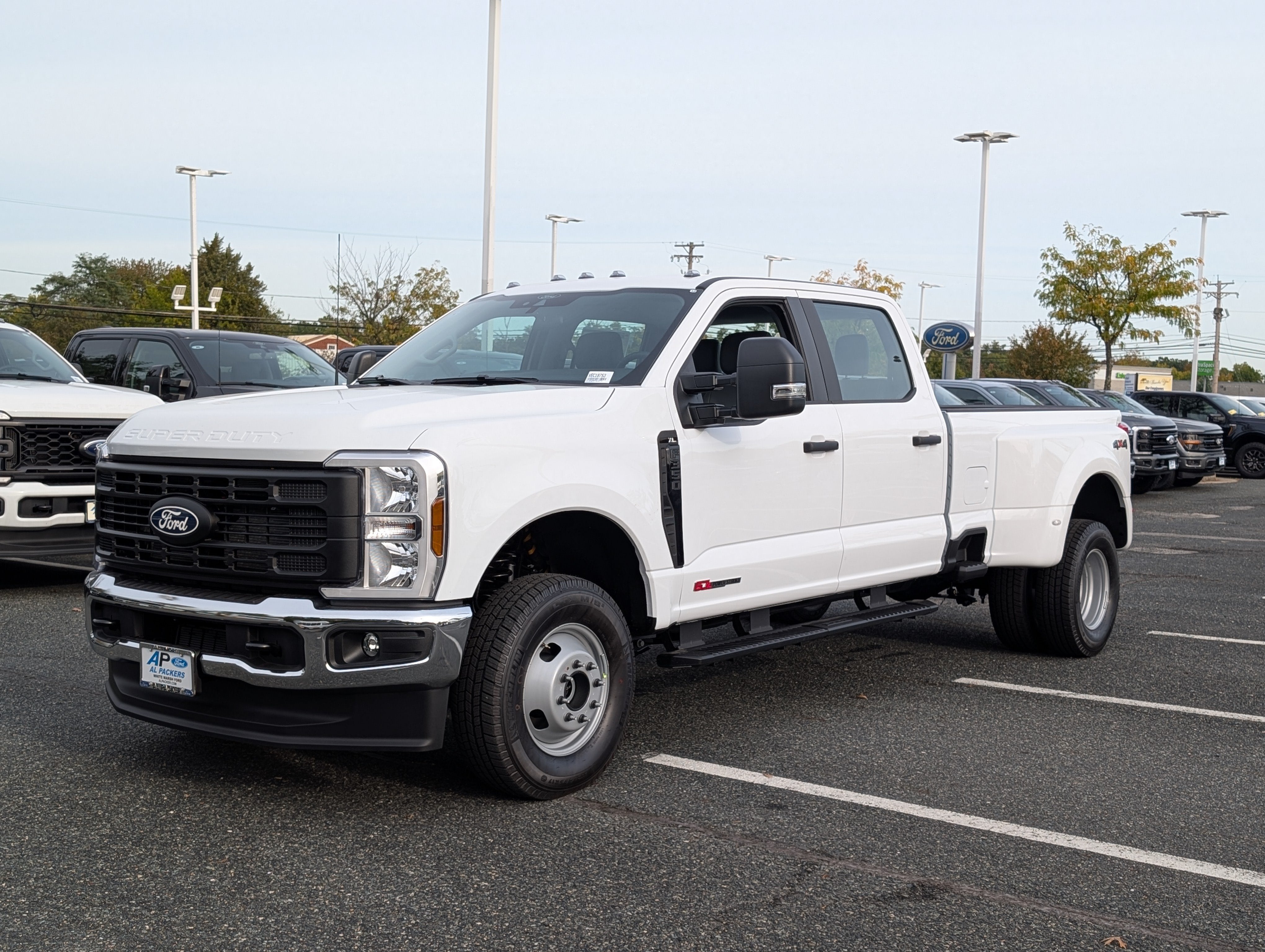 2027 Ford Super Duty F-350 DRW XL
