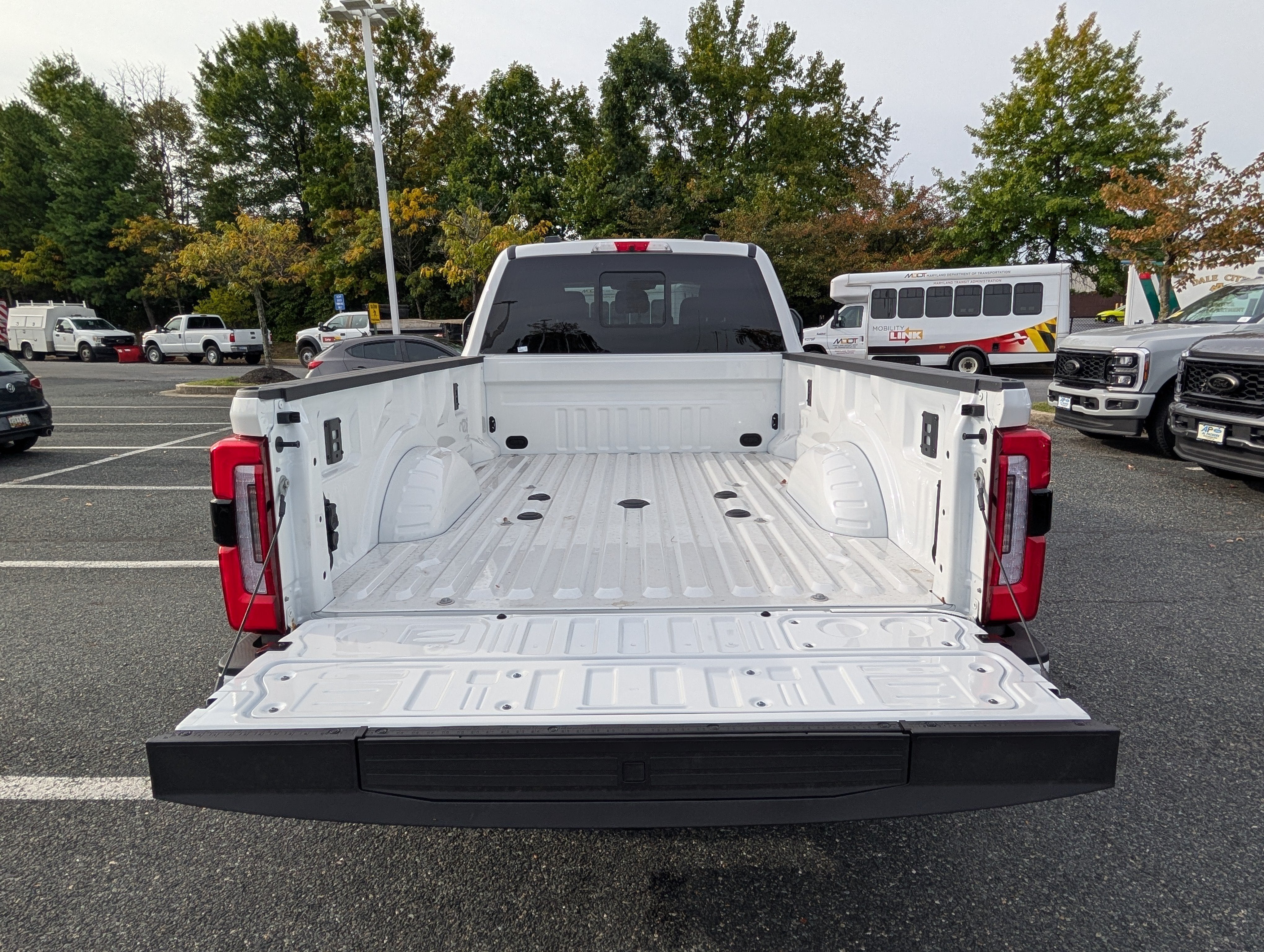 2027 Ford Super Duty F-350 DRW Platinum