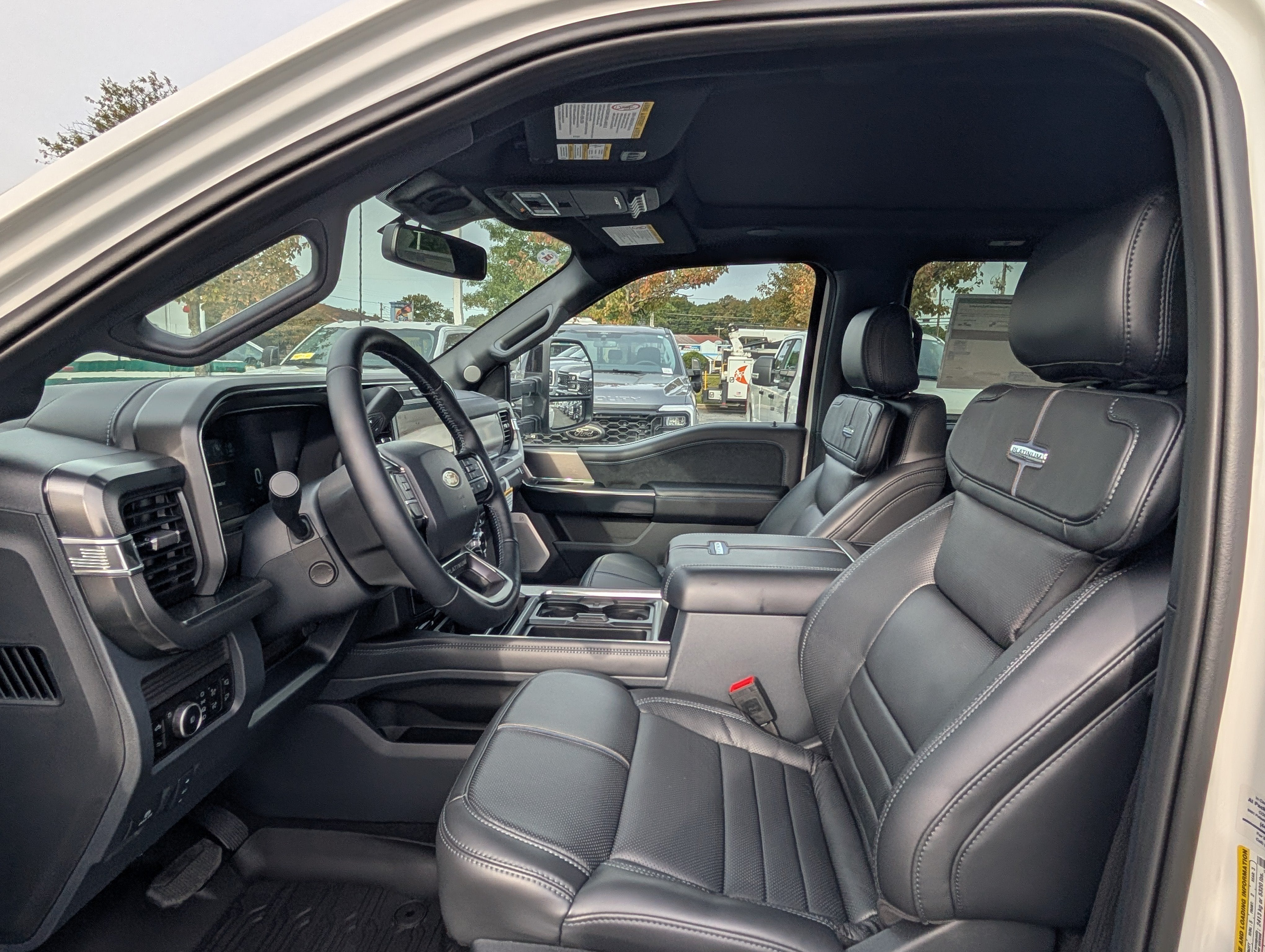 2027 Ford Super Duty F-350 DRW Platinum