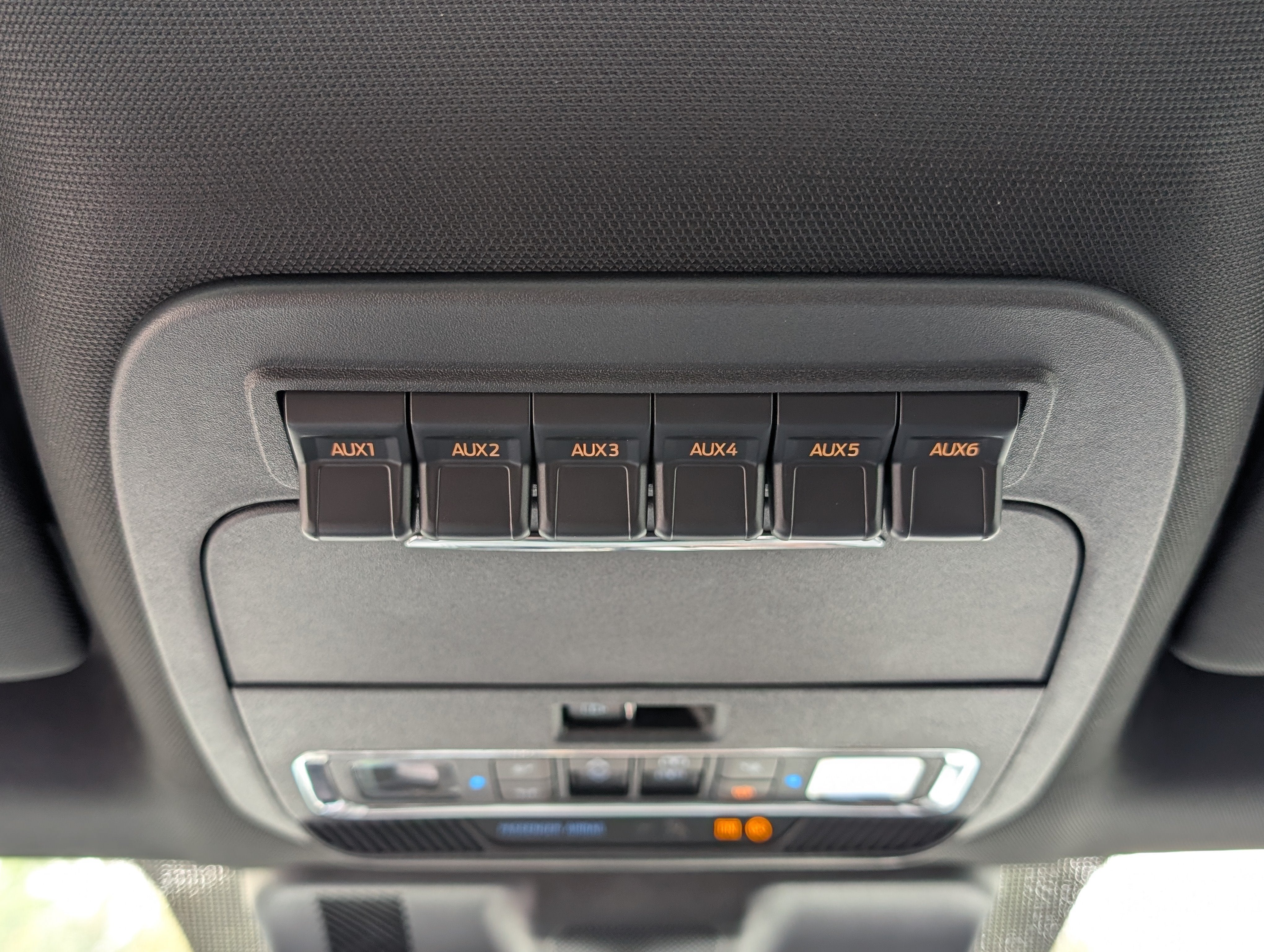 2027 Ford Super Duty F-350 DRW Platinum