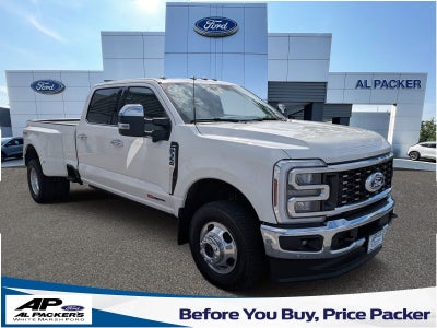 2027 Ford Super Duty F-350 DRW LARIAT
