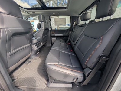 2027 Ford Super Duty F-350 DRW LARIAT