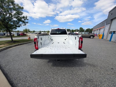 2027 Ford Super Duty F-350 DRW LARIAT