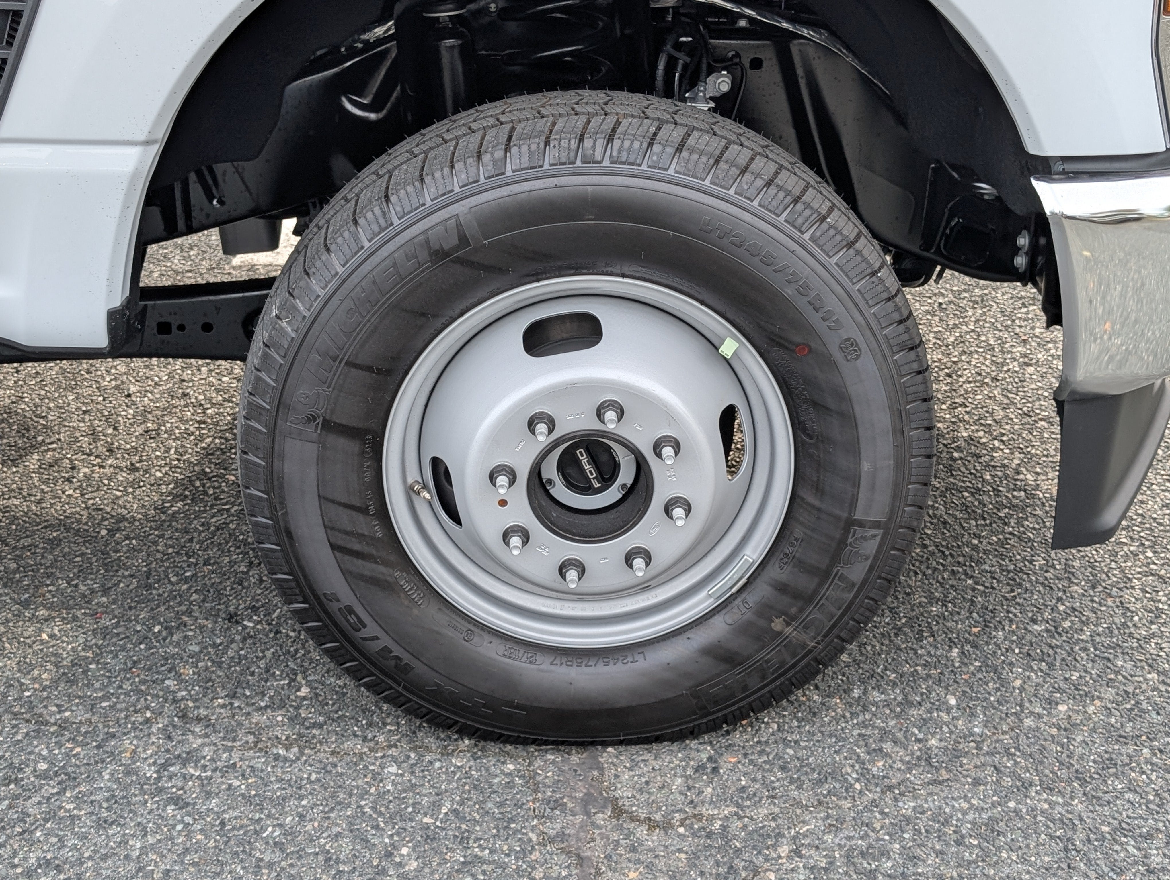 2027 Ford Super Duty F-350 DRW XL
