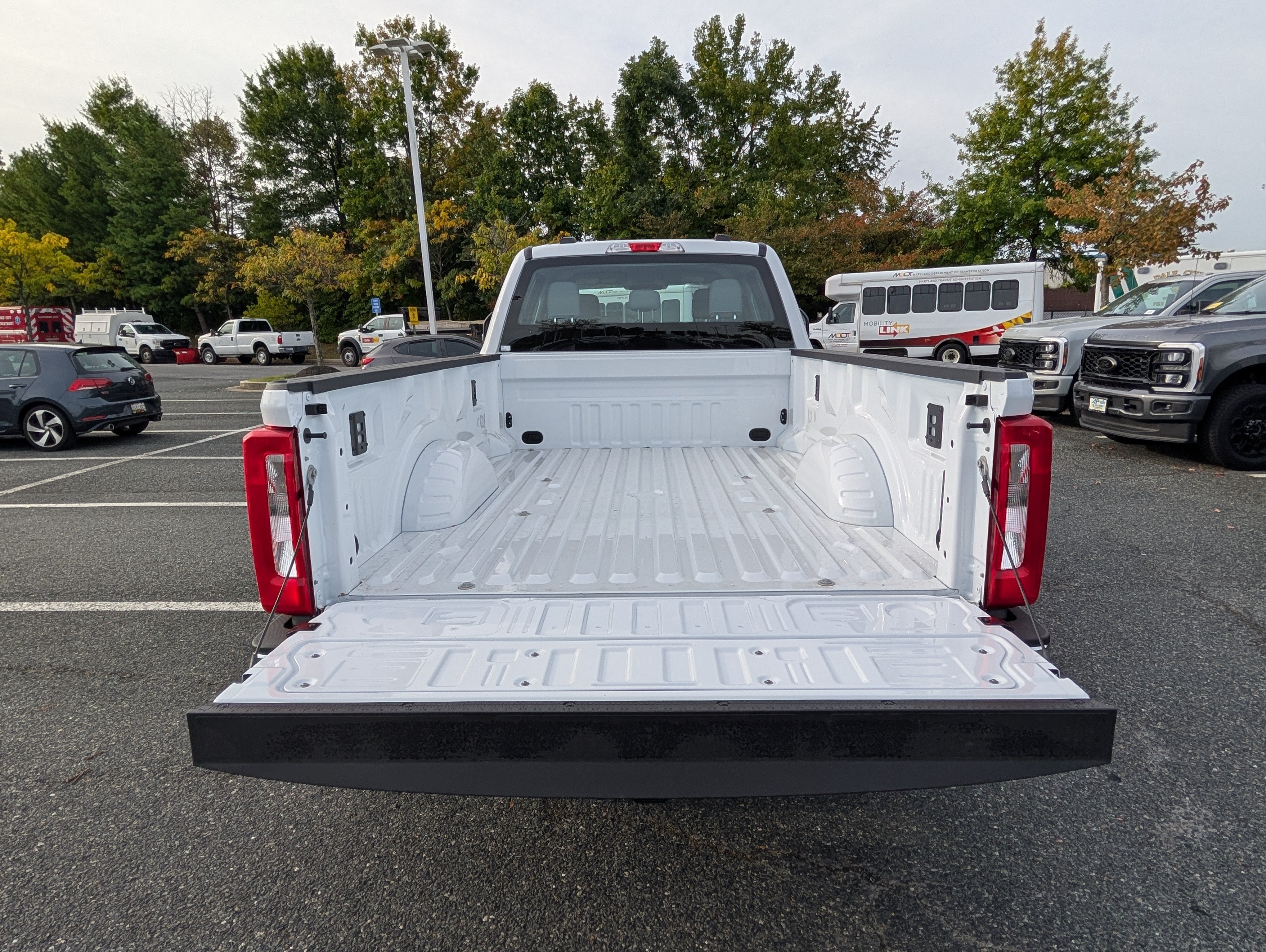 2027 Ford Super Duty F-350 DRW XL