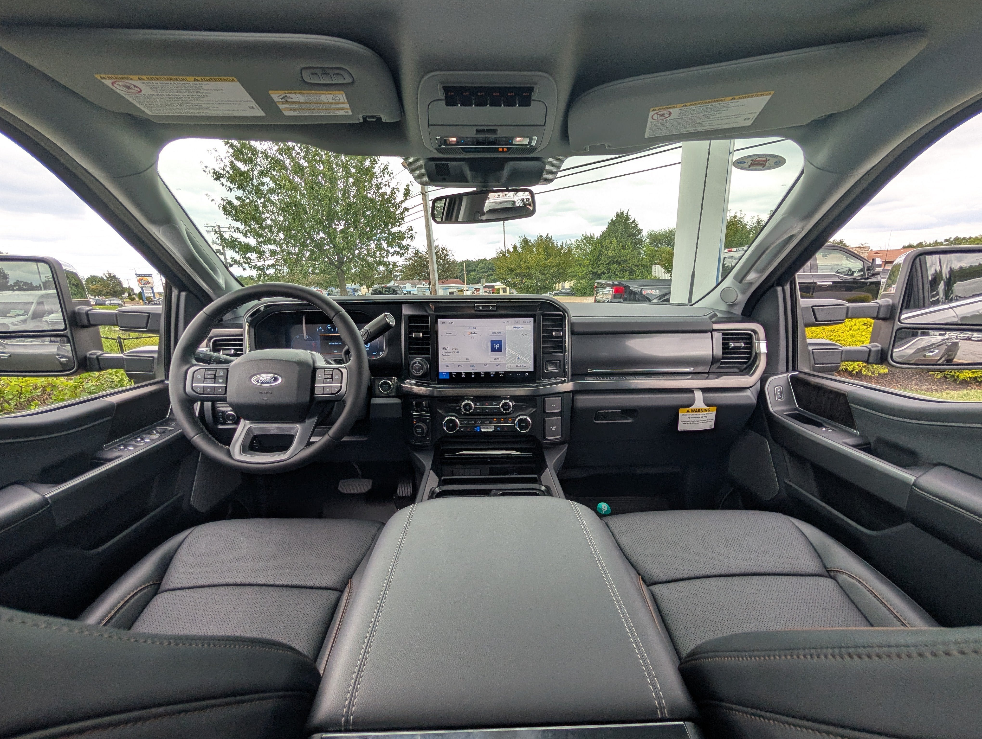 2026 Ford Super Duty F-350 DRW LARIAT